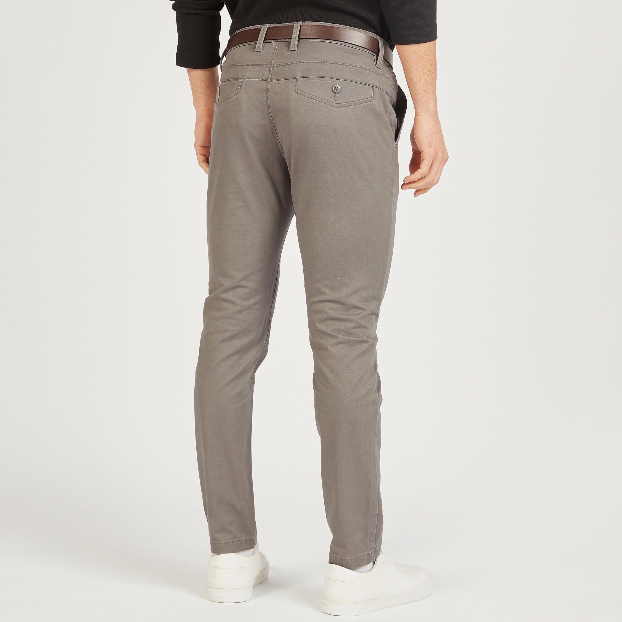 بنطلون تشينو بقصّة سليم وحزام وجيوب-men-clothing-bottoms-trousersandchinos-chinos-image-9