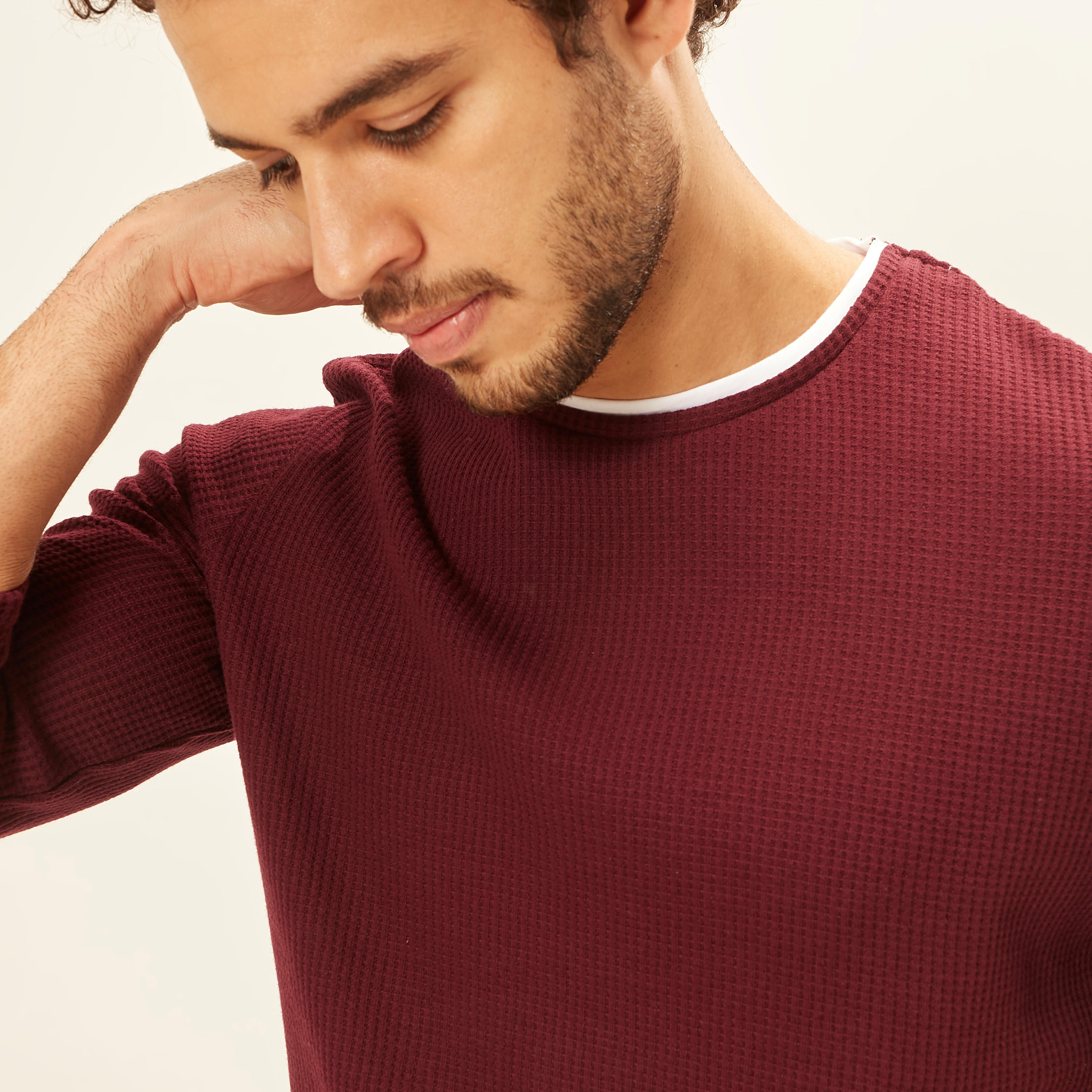 سويت شيرت بارز الملمس بياقة ضيّقة وأكمام طويلة-men-winterwear-hoodiesandsweatshirts-image-4
