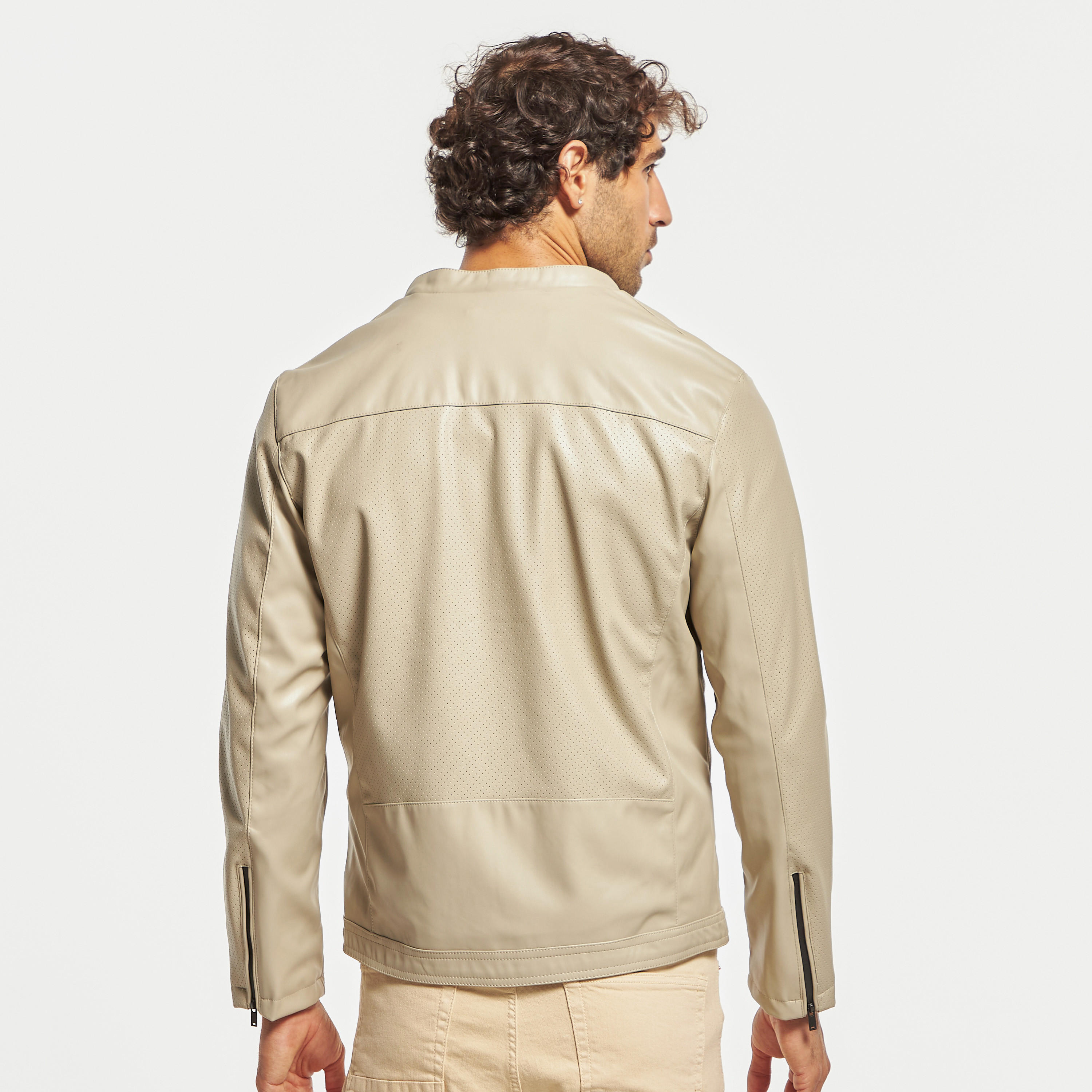 جاكيت بايكر بارز الملمس بياقة ماندارين وجيوب-men-clothing-jacketsandblazers-jackets-image-12