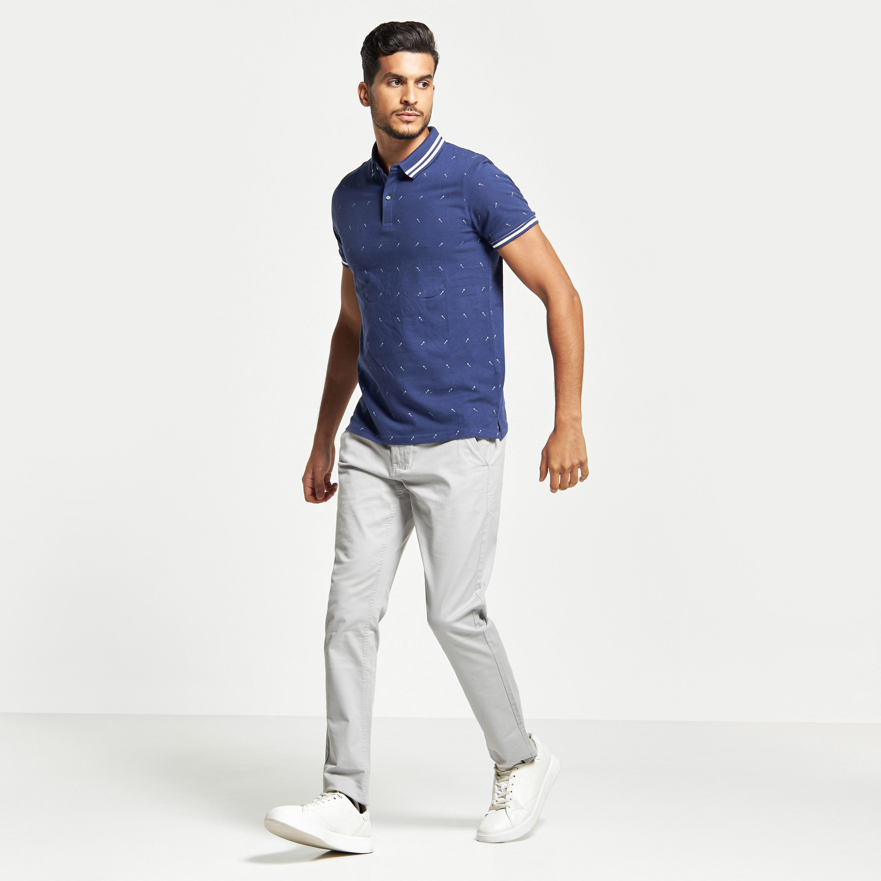 تيشيرت بولو بأكمام قصيرة وزر إغلاق وطبعات-men-clothing-tshirtsandpolos-polos-image-2