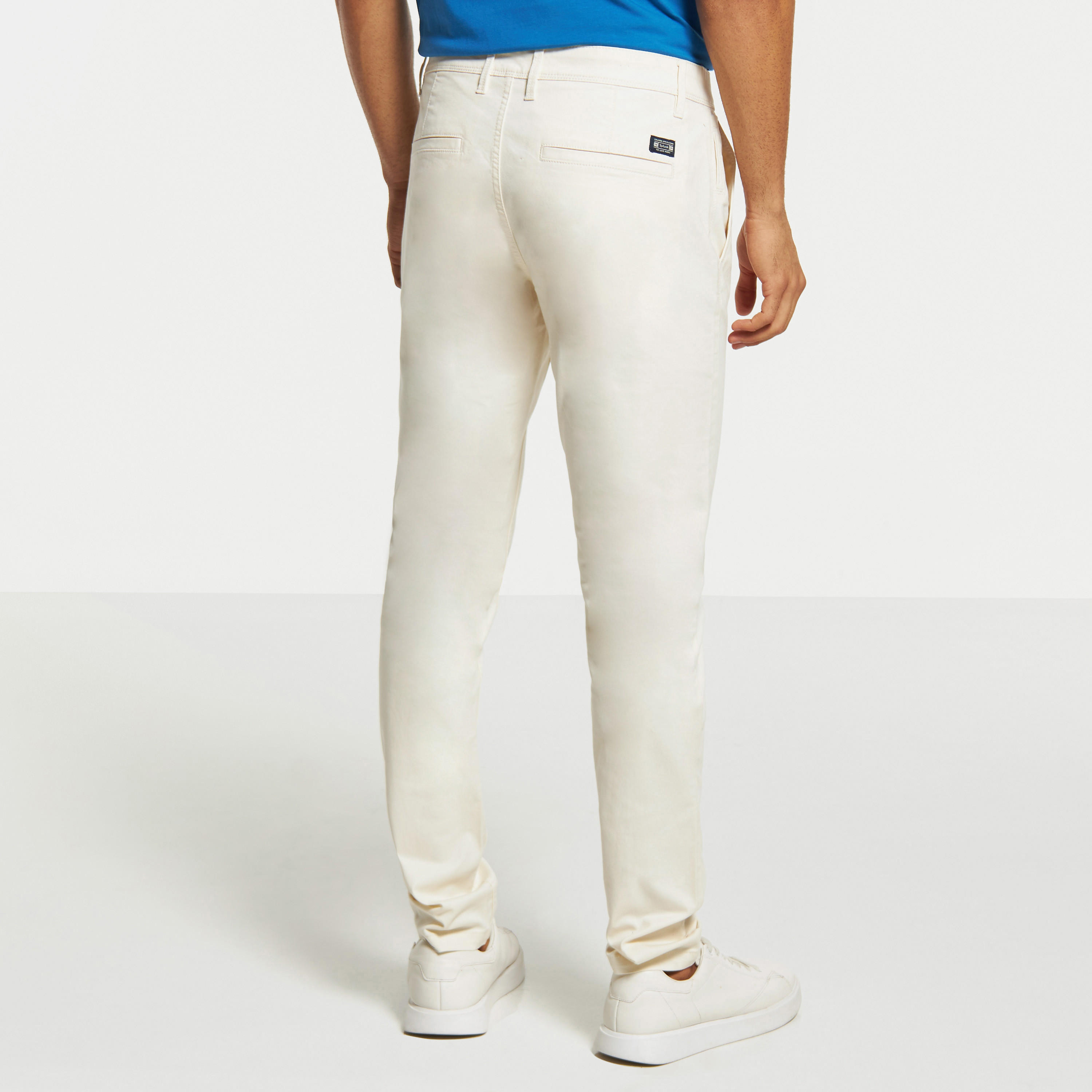 بنطلون شينو بقصّة عادية وجيوب وزر إغلاق-men-clothing-bottoms-trousersandchinos-chinos-image-4