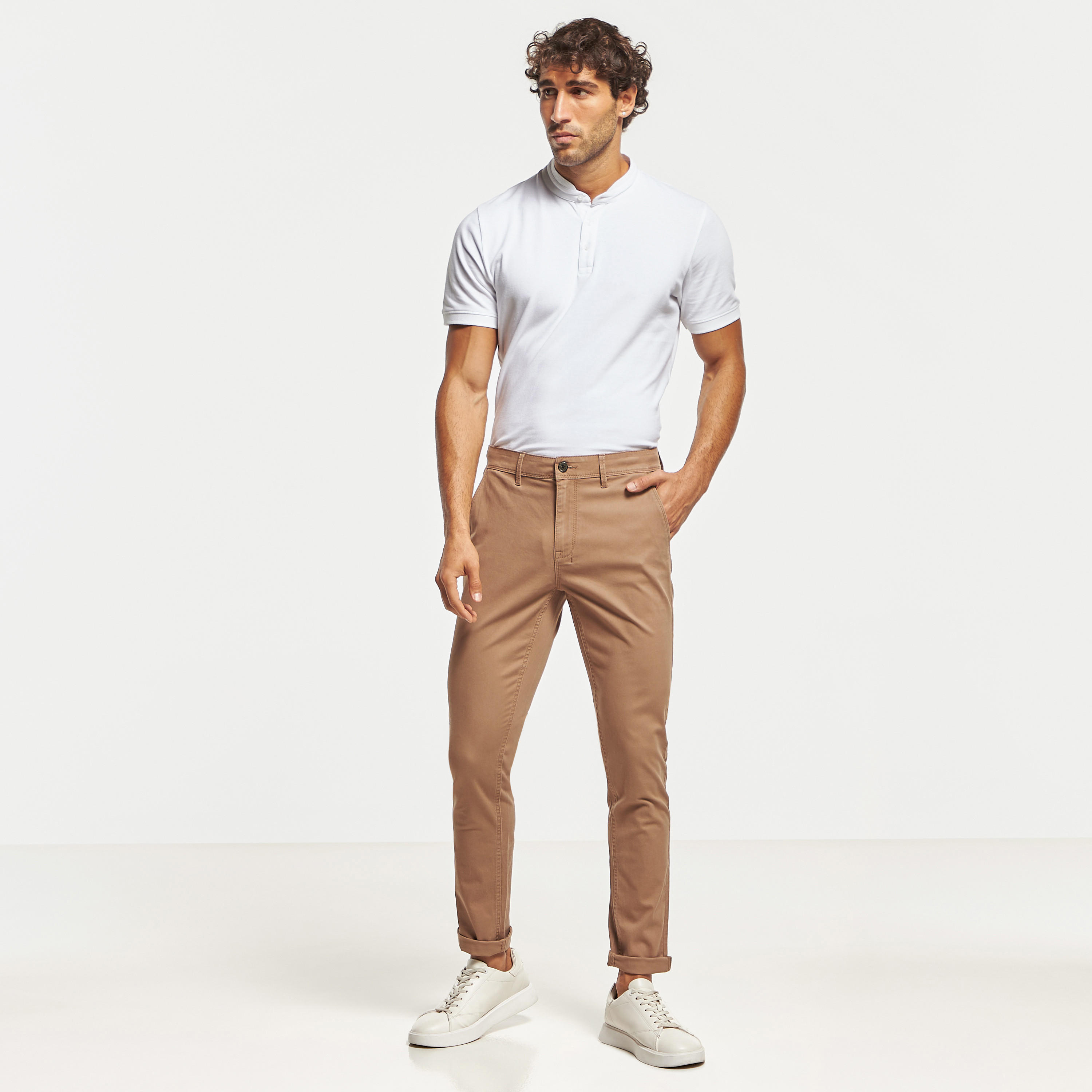 بنطلون شينو بقصّة عادية وجيوب وزر إغلاق-men-clothing-bottoms-trousersandchinos-chinos-image-10
