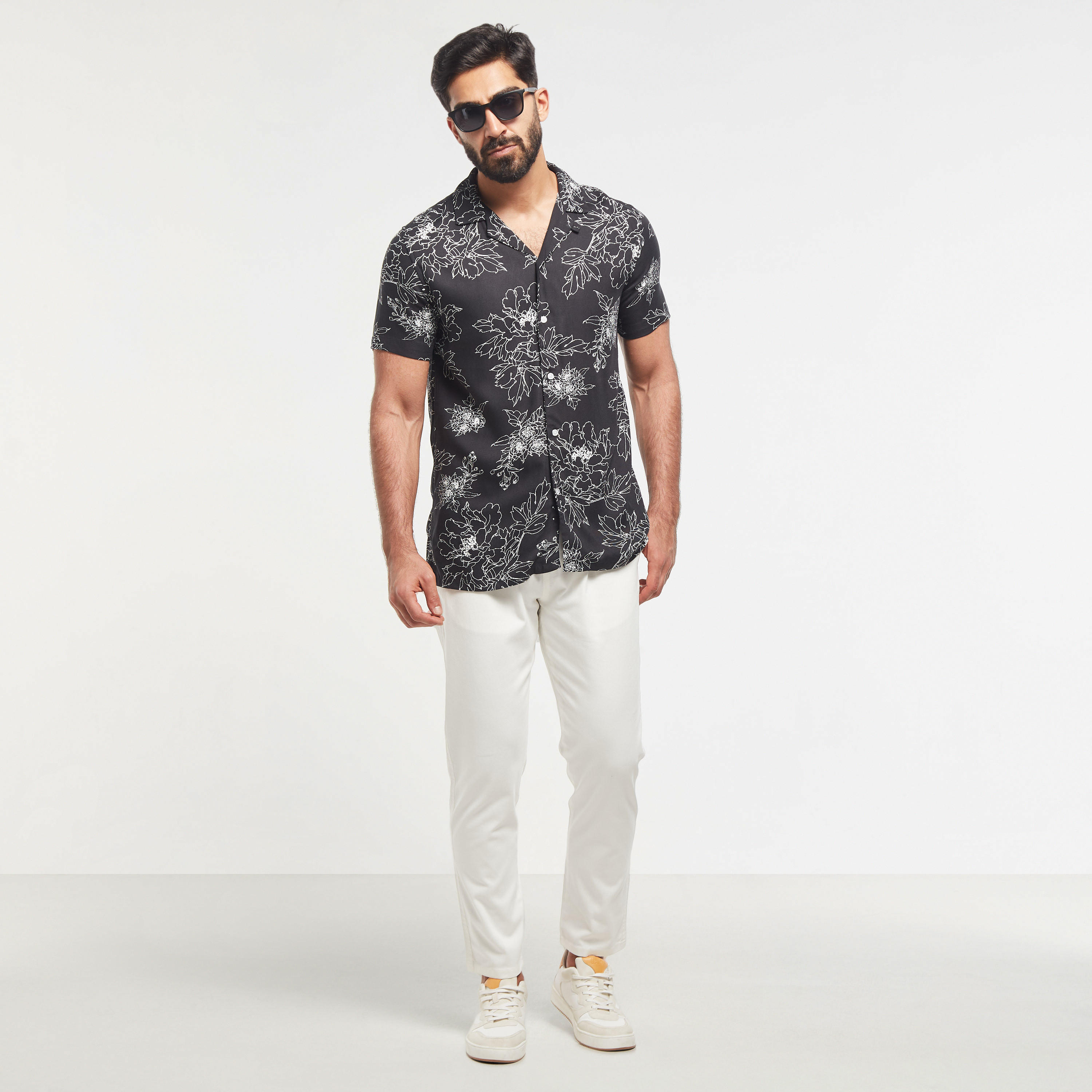بنطلون سادة بقصة مريحة برباط إغلاق وجيوب-men-clothing-bottoms-trousersandchinos-trousers-image-6