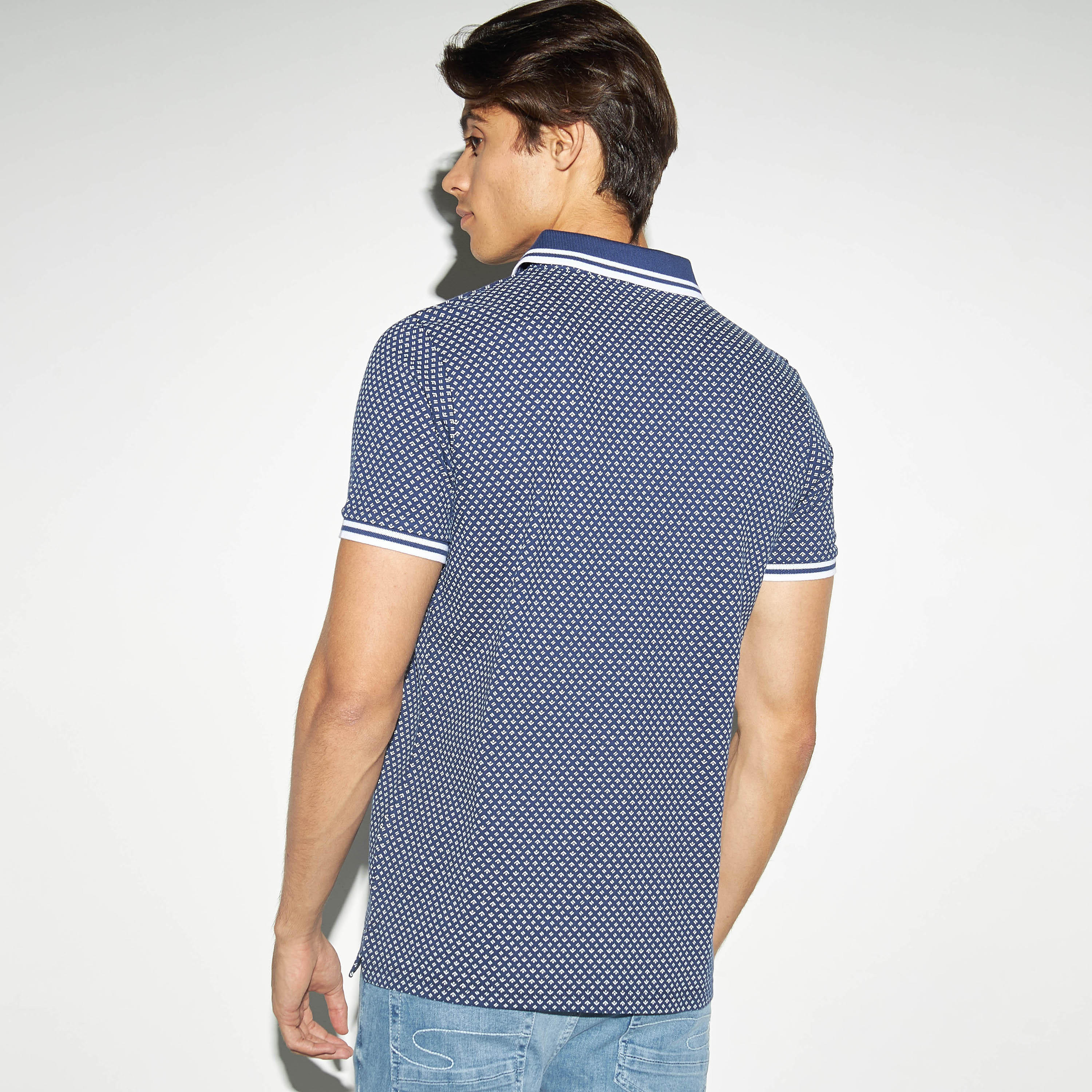 تيشيرت بولو بأكمام قصيرة وطبعات هندسية-men-clothing-tshirtsandpolos-polos-image-3