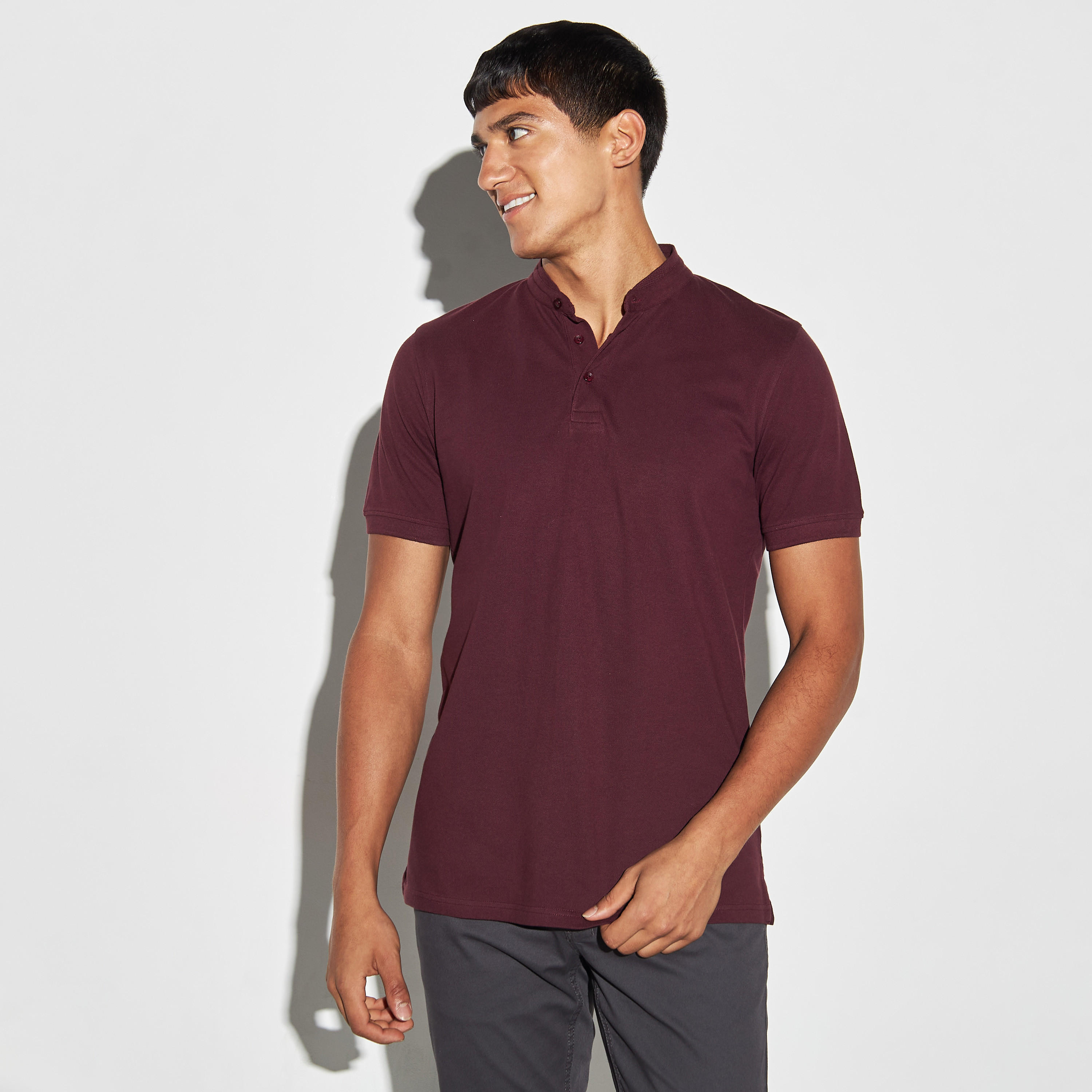 تيشيرت بولو سادة بأكمام قصيرة و ياقة ماندارين-men-clothing-tshirtsandpolos-polos-image-4