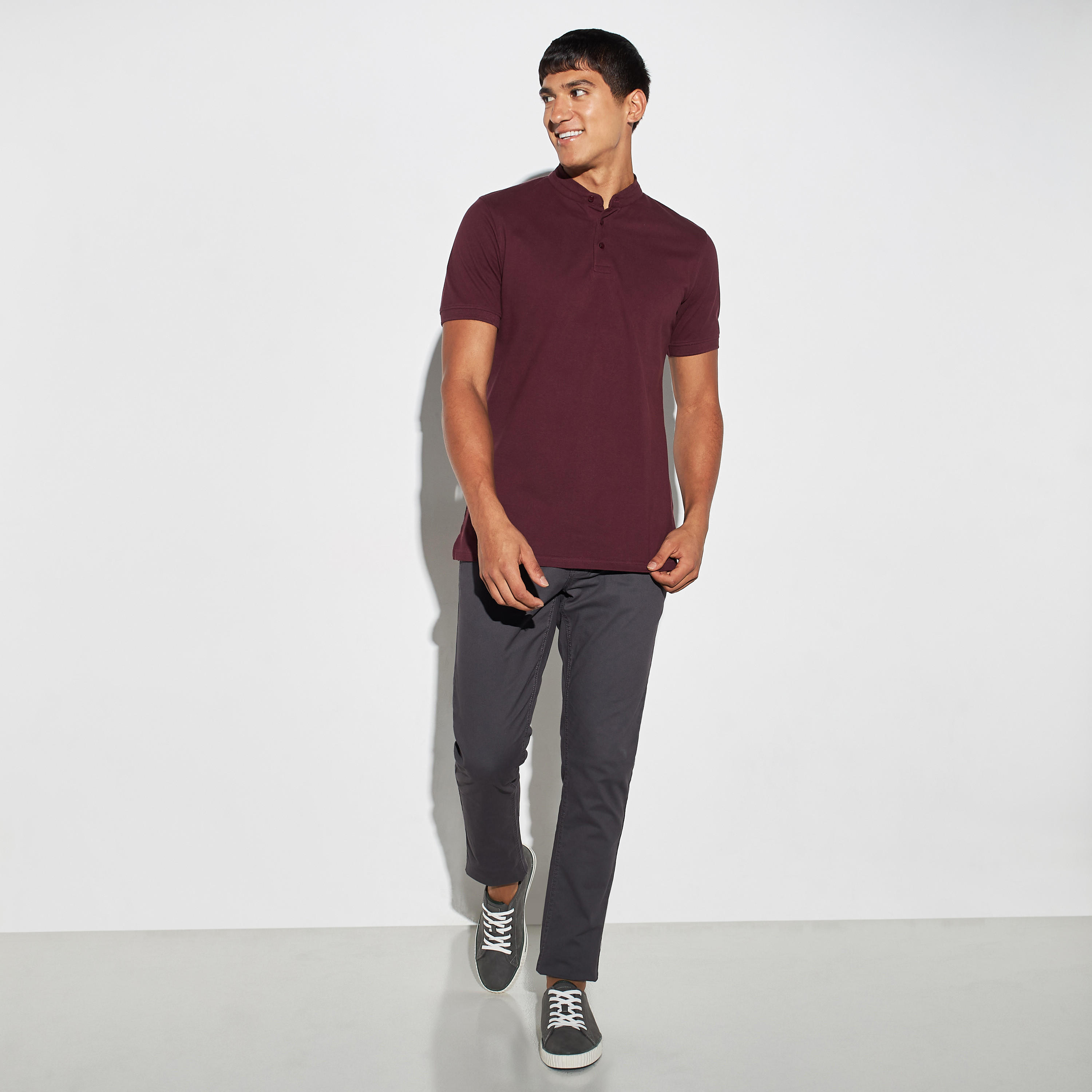 تيشيرت بولو سادة بأكمام قصيرة و ياقة ماندارين-men-clothing-tshirtsandpolos-polos-image-3