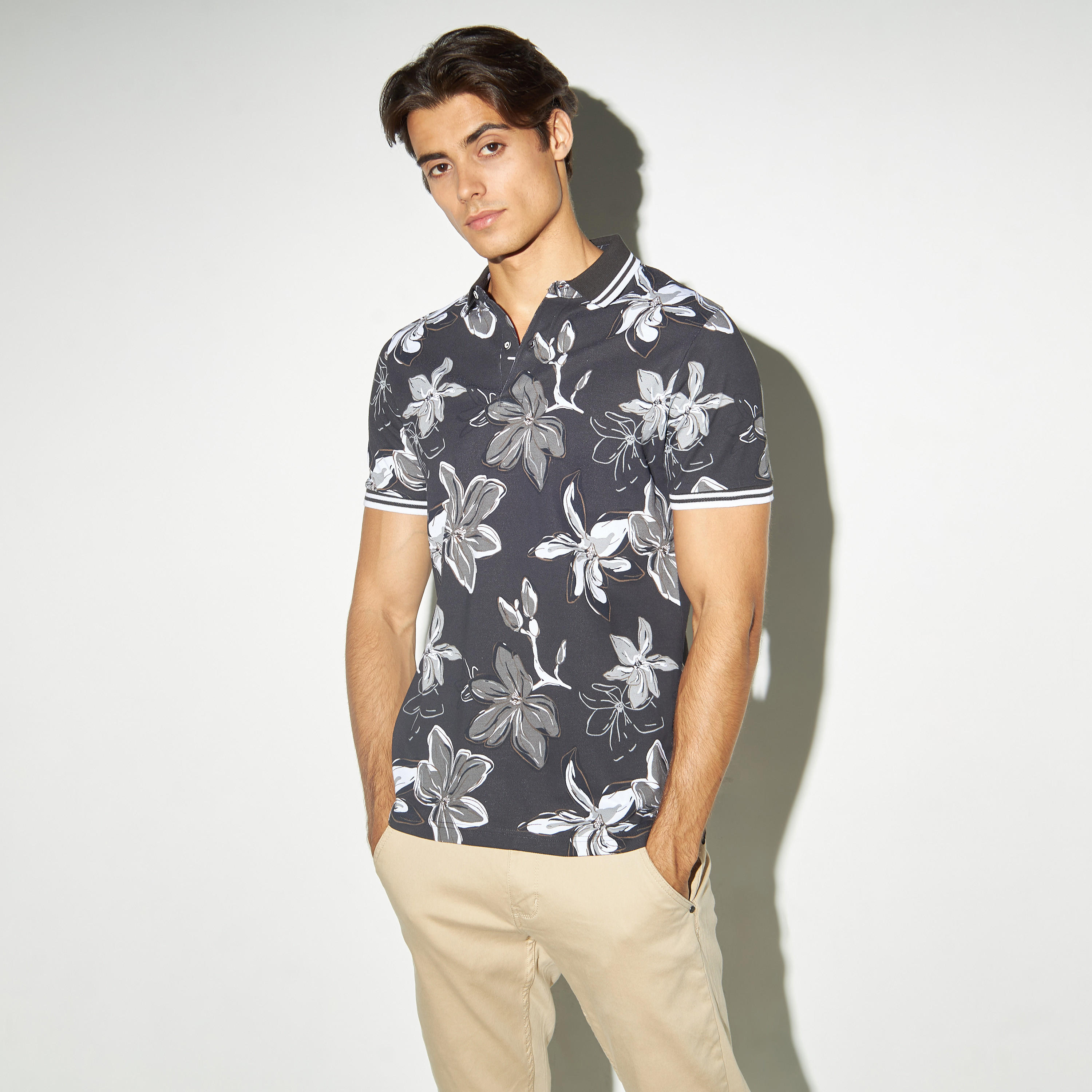 تيشيرت بياقة بولو وأكمام قصيرة وطبعات-men-clothing-tshirtsandpolos-polos-image-1