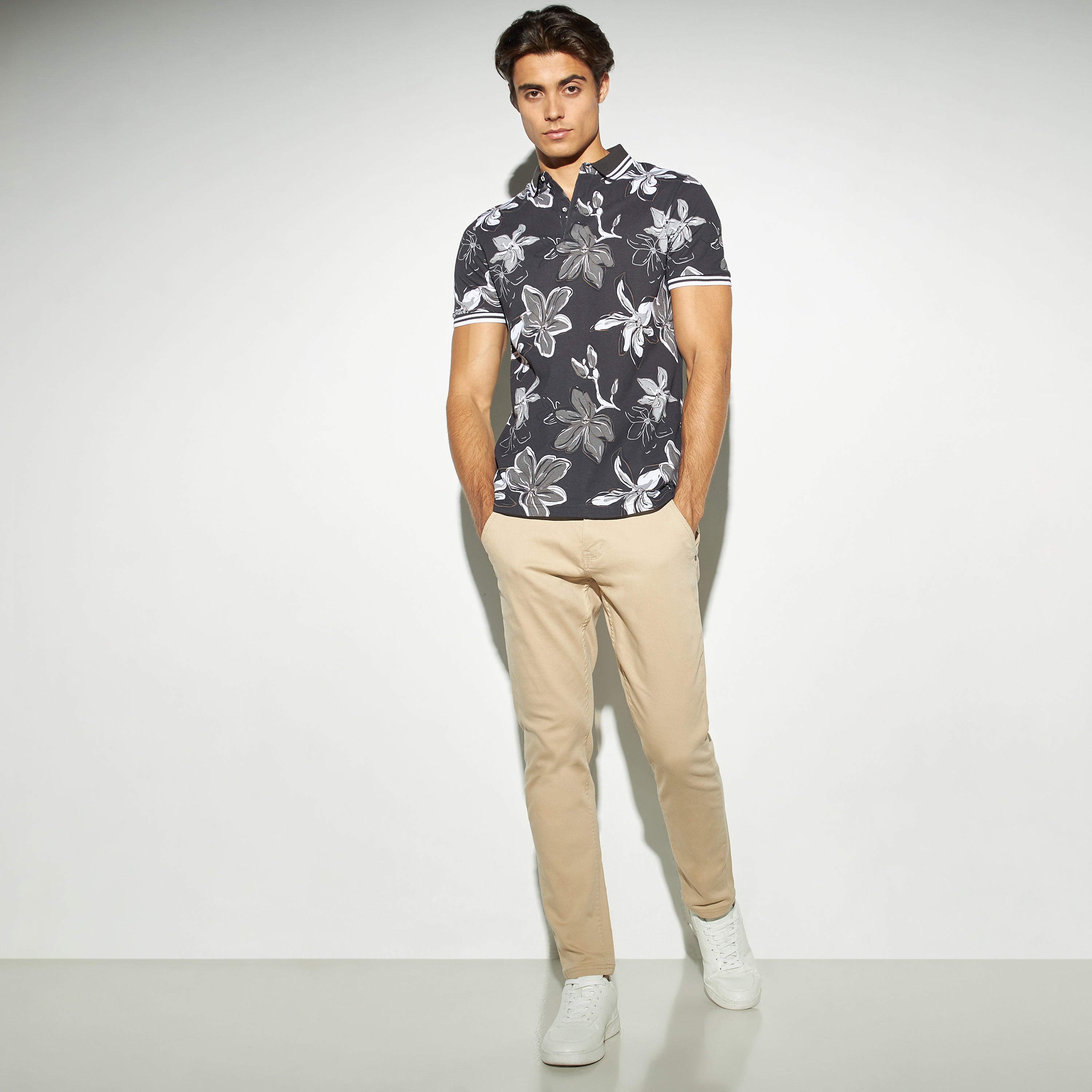 تيشيرت بياقة بولو وأكمام قصيرة وطبعات-men-clothing-tshirtsandpolos-polos-image-2