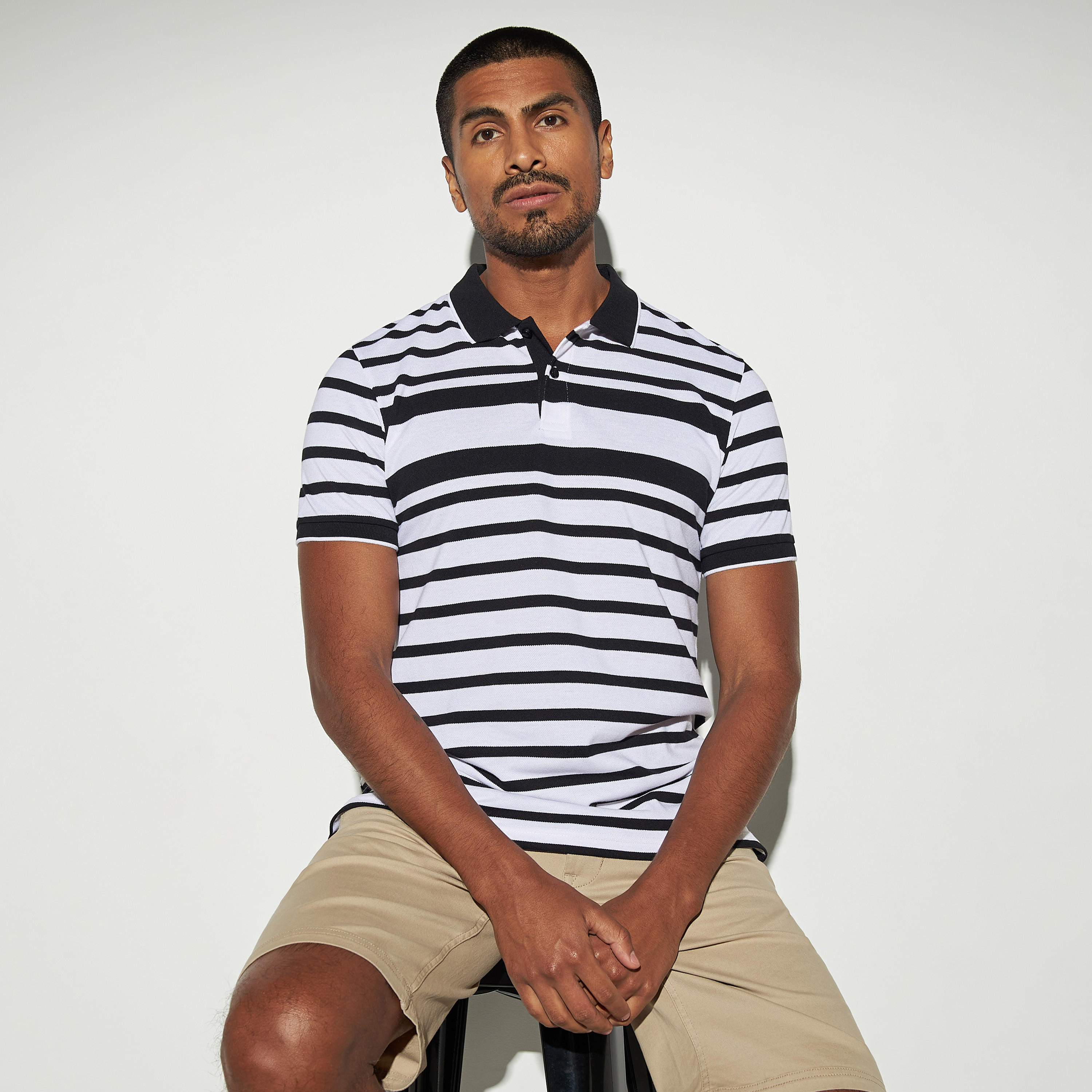 تيشيرت بولو مخطّط بأكمام قصيرة-men-clothing-tshirtsandpolos-polos-image-1