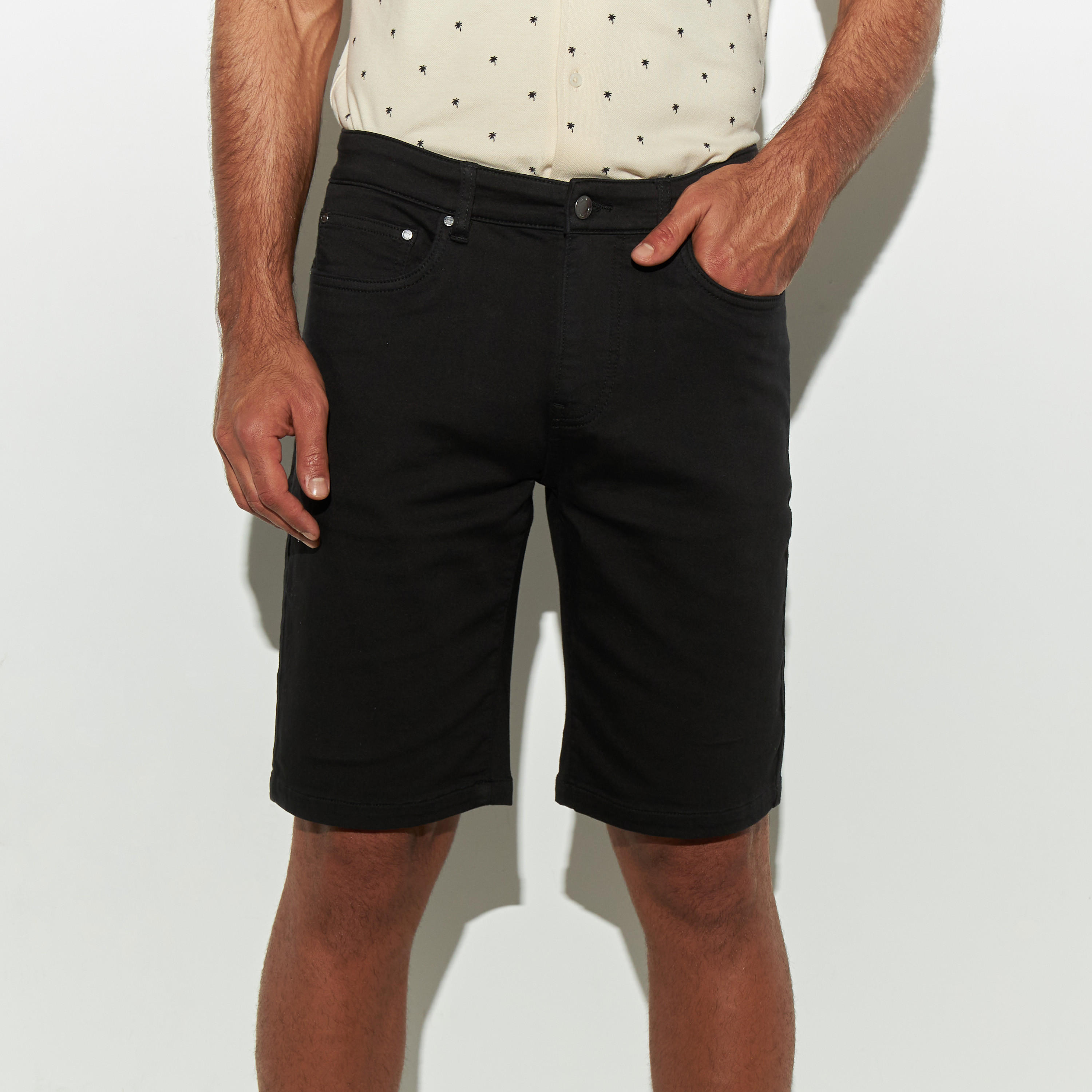 شورت سادة بزر إغلاق وجيوب-men-clothing-bottoms-shorts-image-4