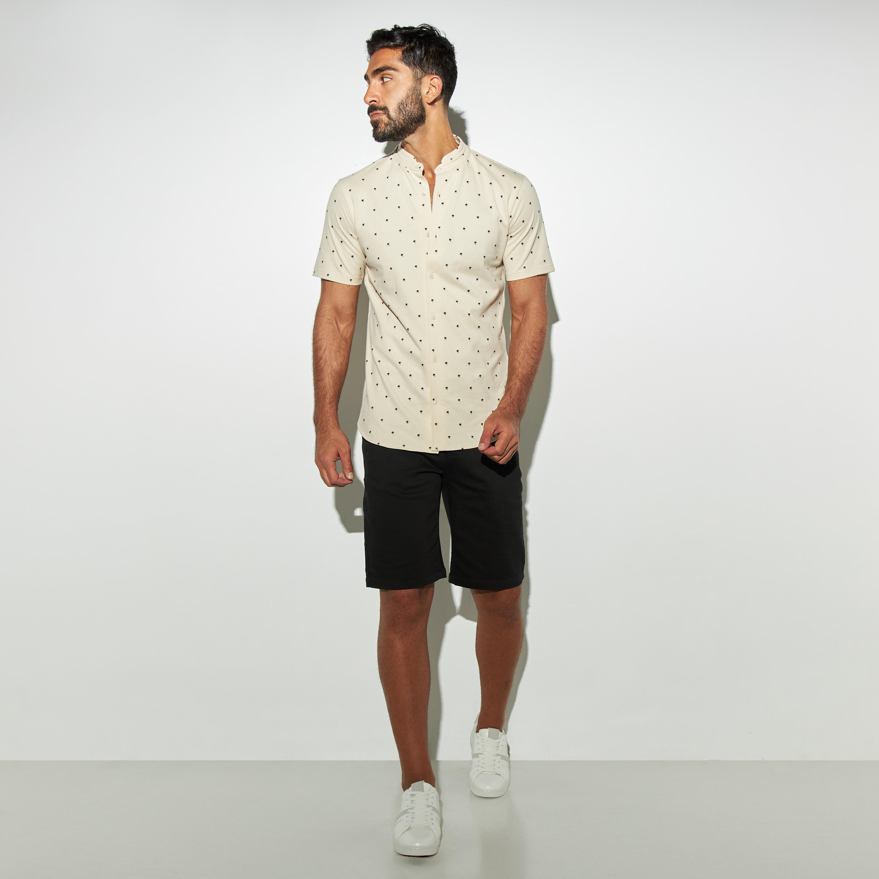 شورت سادة بزر إغلاق وجيوب-men-clothing-bottoms-shorts-image-3