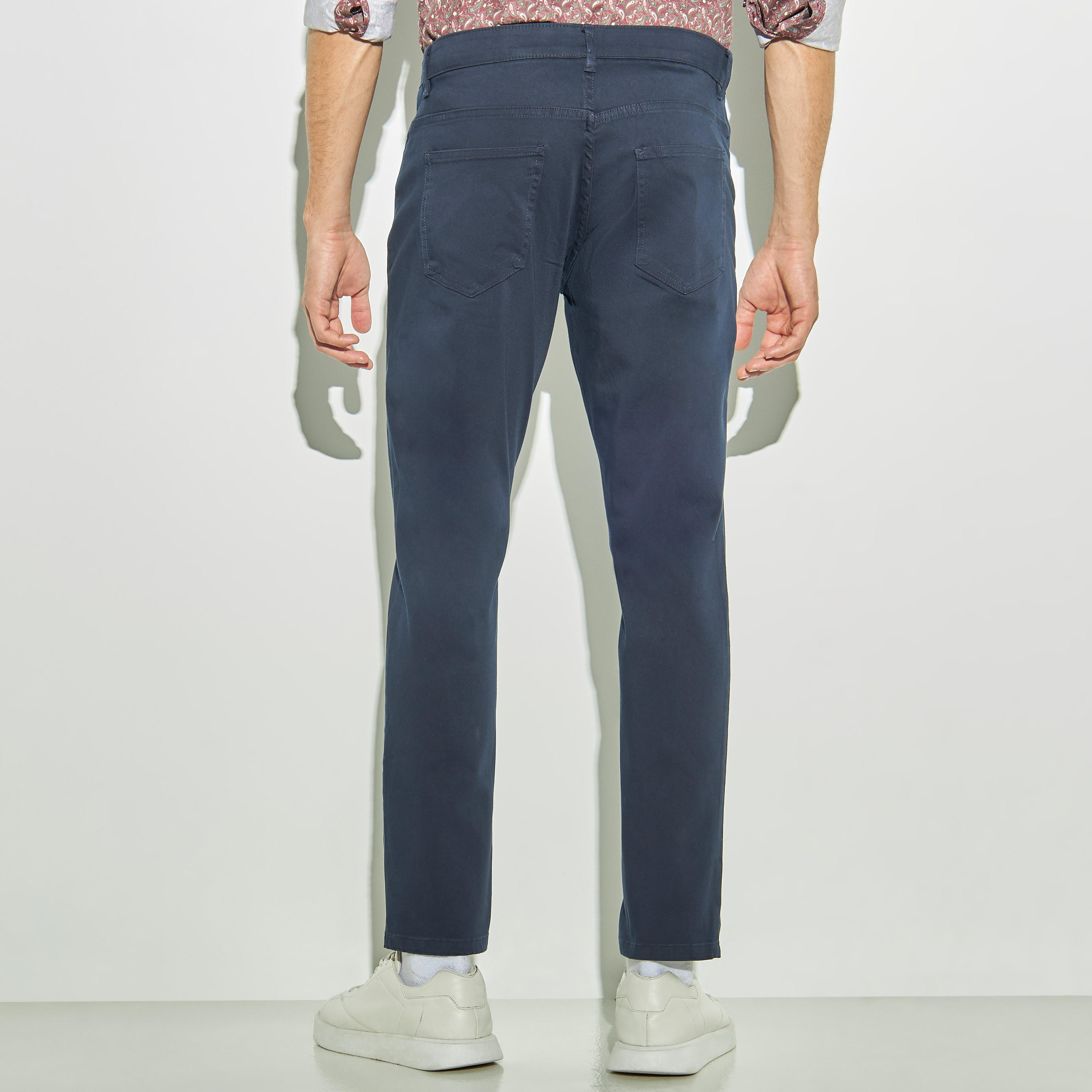 بنطلون ساتن سادة بجيوب-men-clothing-bottoms-trousersandchinos-trousers-image-2
