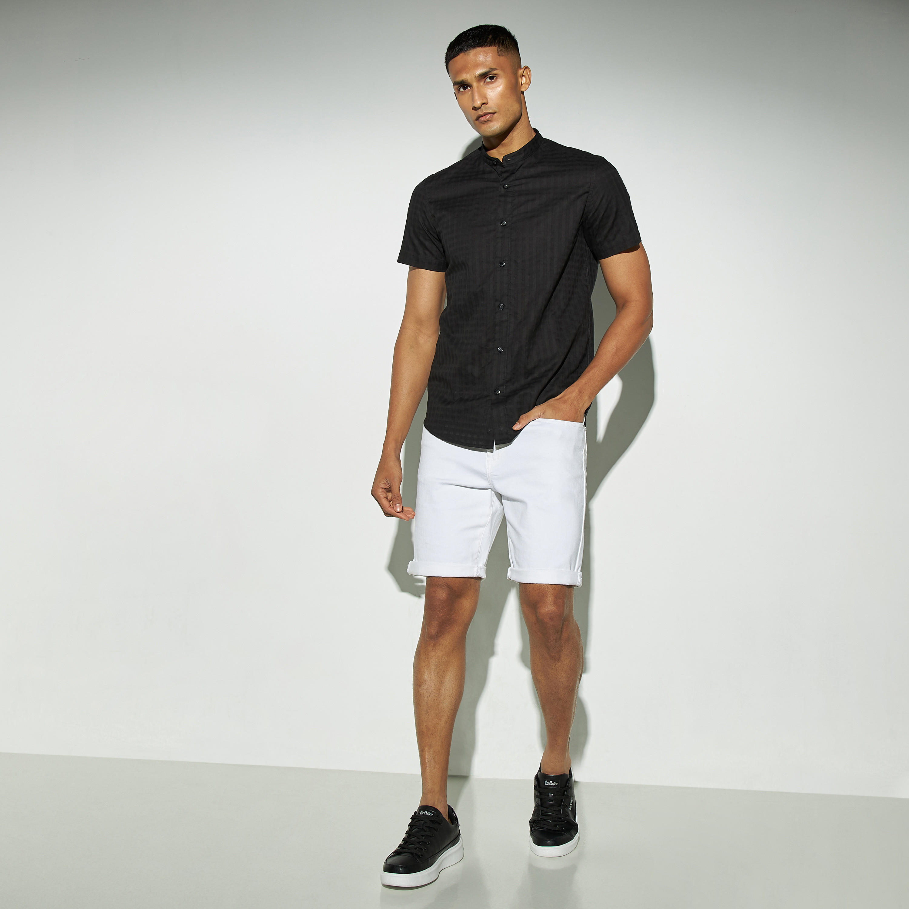 قميص دوبي كاروهات بياقة ماندارين وأكمام طويلة-men-clothing-shirts-image-2