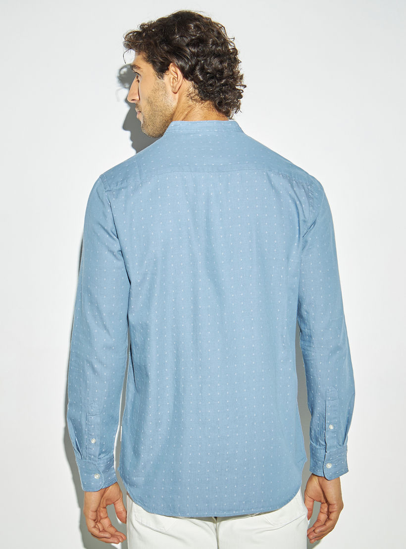 قميص دوبي بياقة ماندارين وأكمام طويلة وطبعات-men-clothing-shirts-image-3