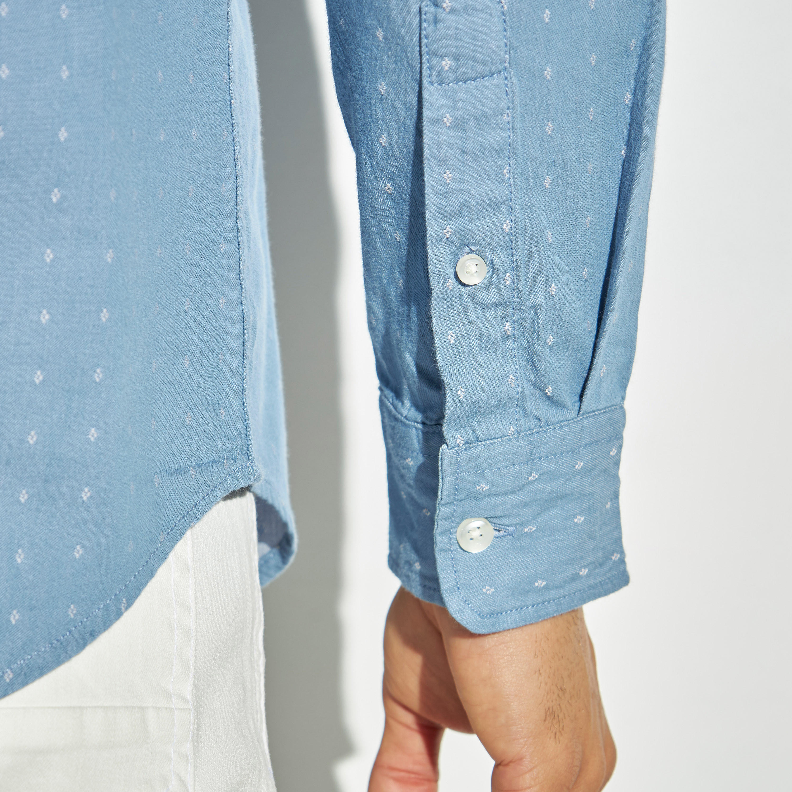قميص دوبي بياقة ماندارين وأكمام طويلة وطبعات-men-clothing-shirts-image-5