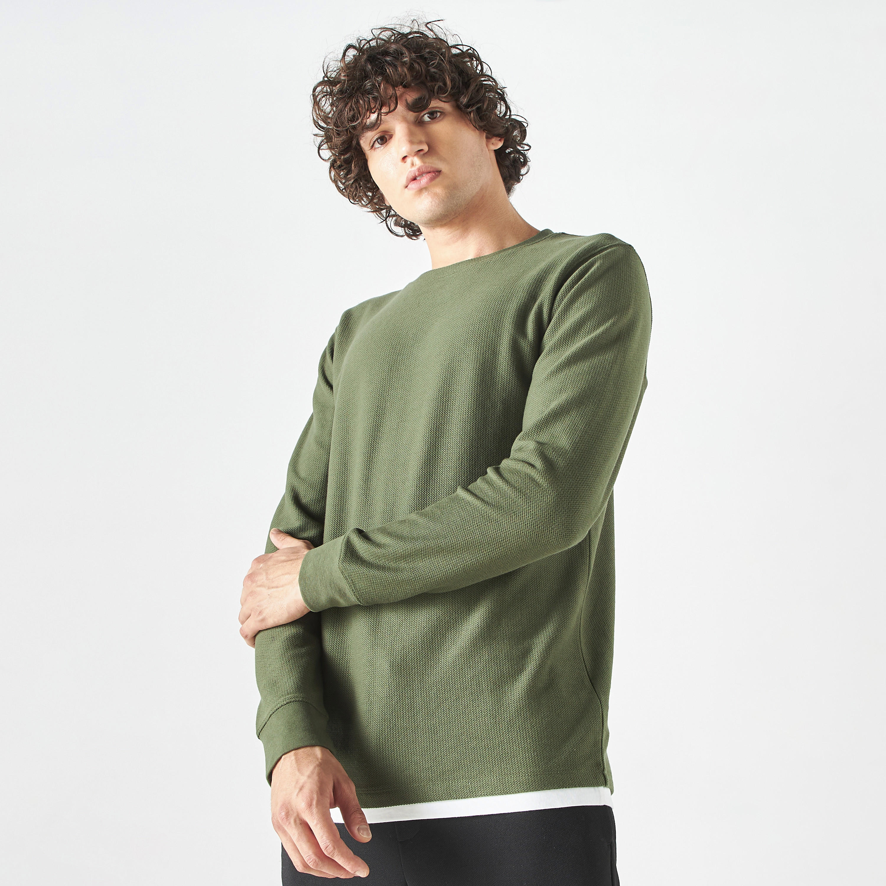 سويت شيرت بارز الملمس بأكمام طويلة وياقة ضيقة-men-winterwear-hoodiesandsweatshirts-image-1