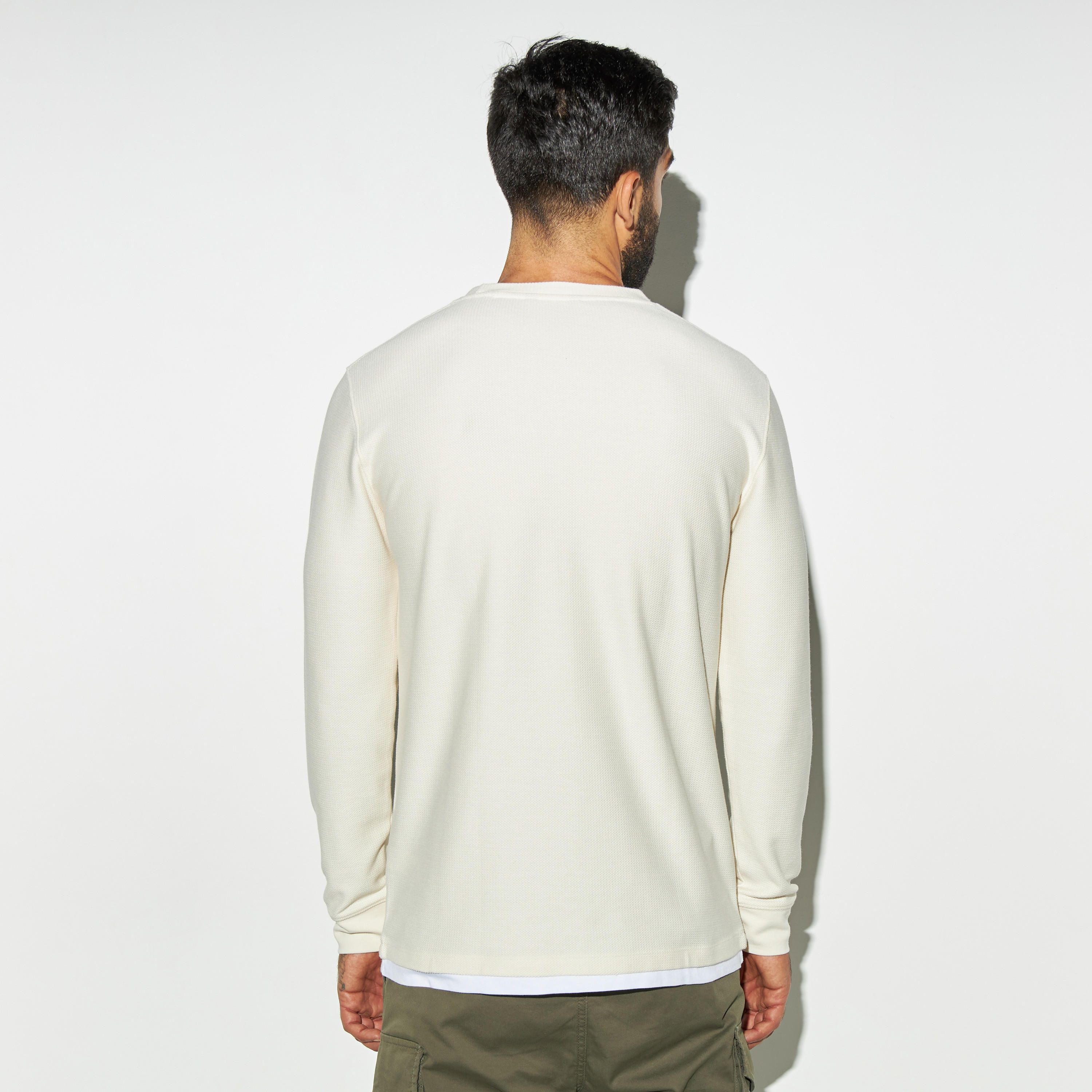 سويت شيرت بارز الملمس بأكمام طويلة وياقة ضيقة-men-winterwear-hoodiesandsweatshirts-image-3