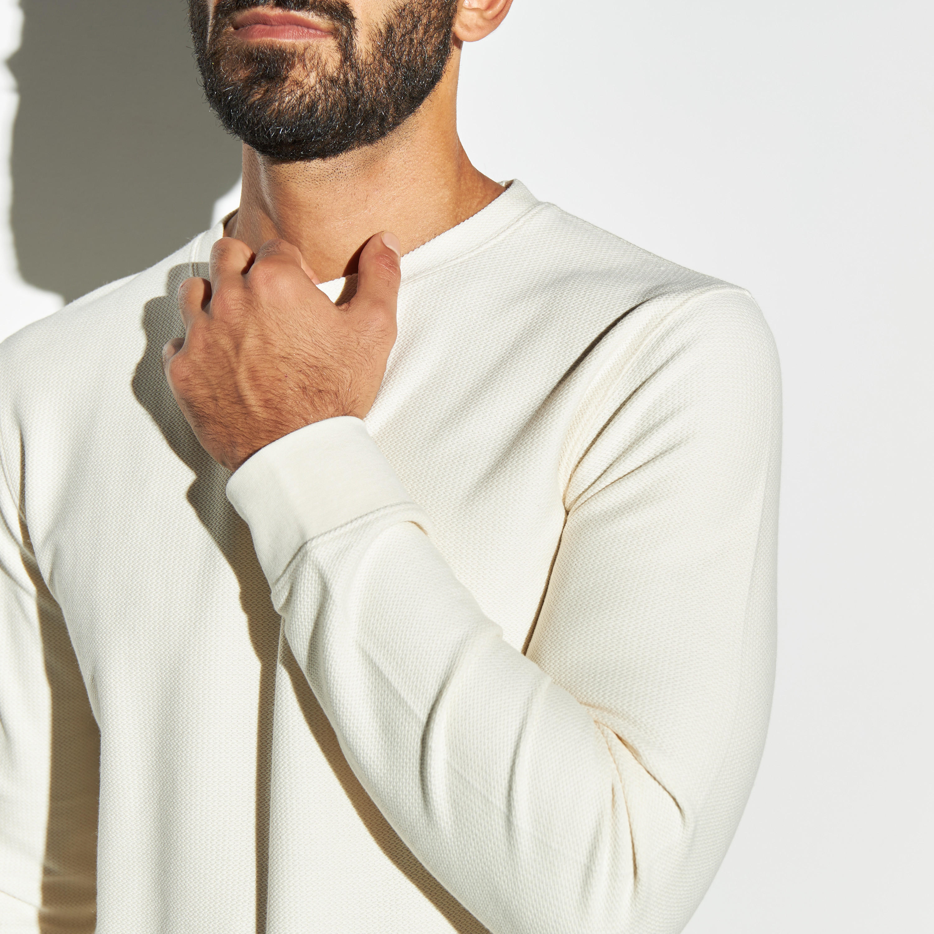 سويت شيرت بارز الملمس بأكمام طويلة وياقة ضيقة-men-winterwear-hoodiesandsweatshirts-image-4