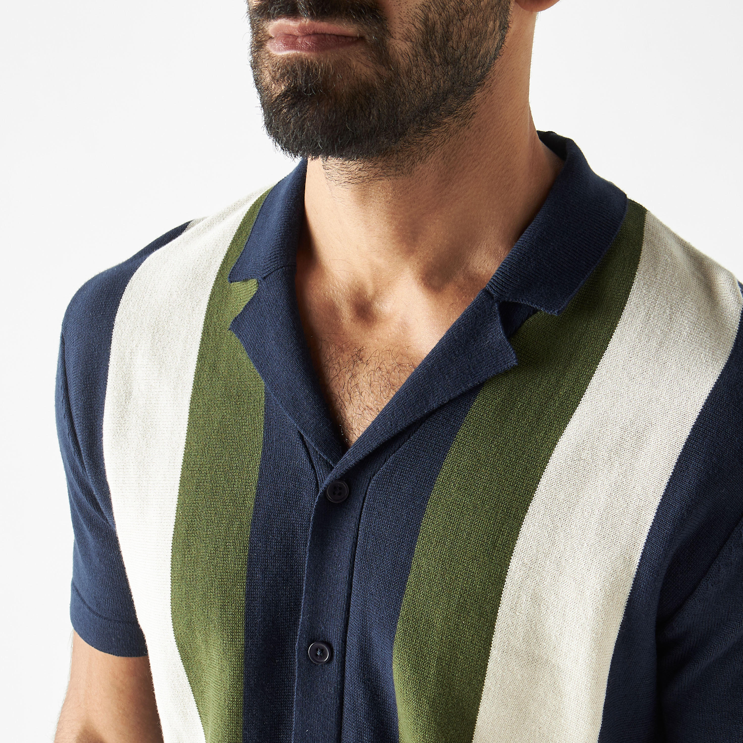 قميص سادة بياقة كامب وأكمام قصيرة-men-clothing-shirts-image-4