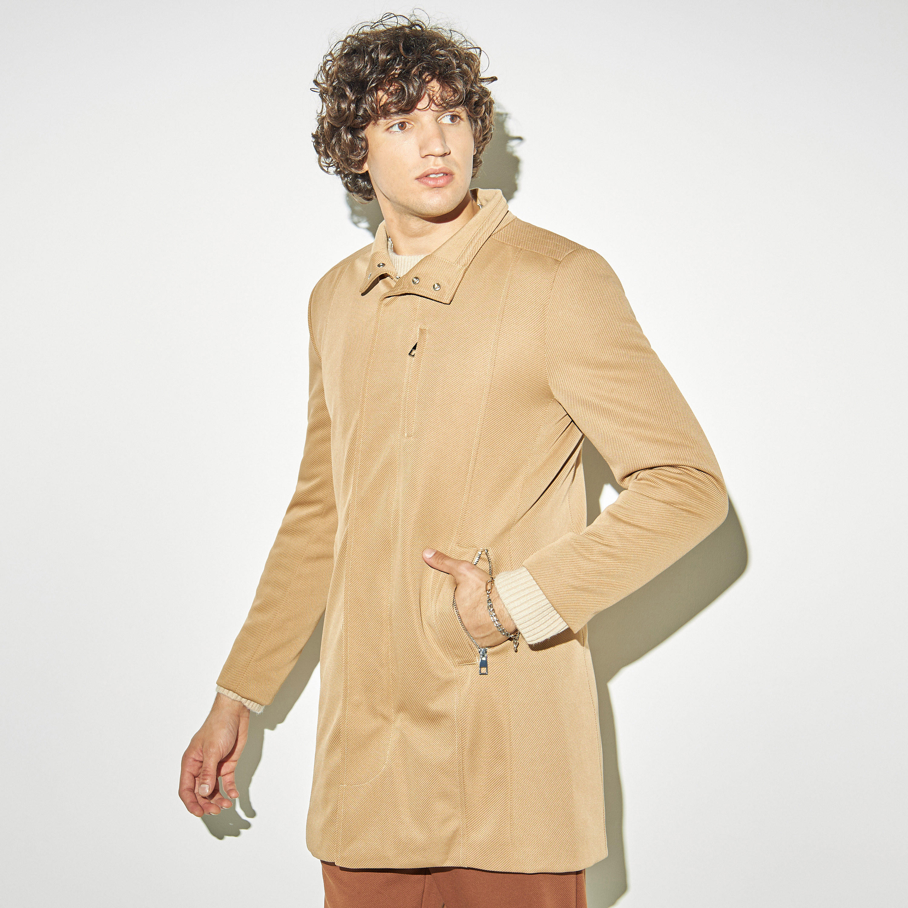 معطف بارز الملمس بجيوب-men-clothing-jacketsandblazers-coats-image-4