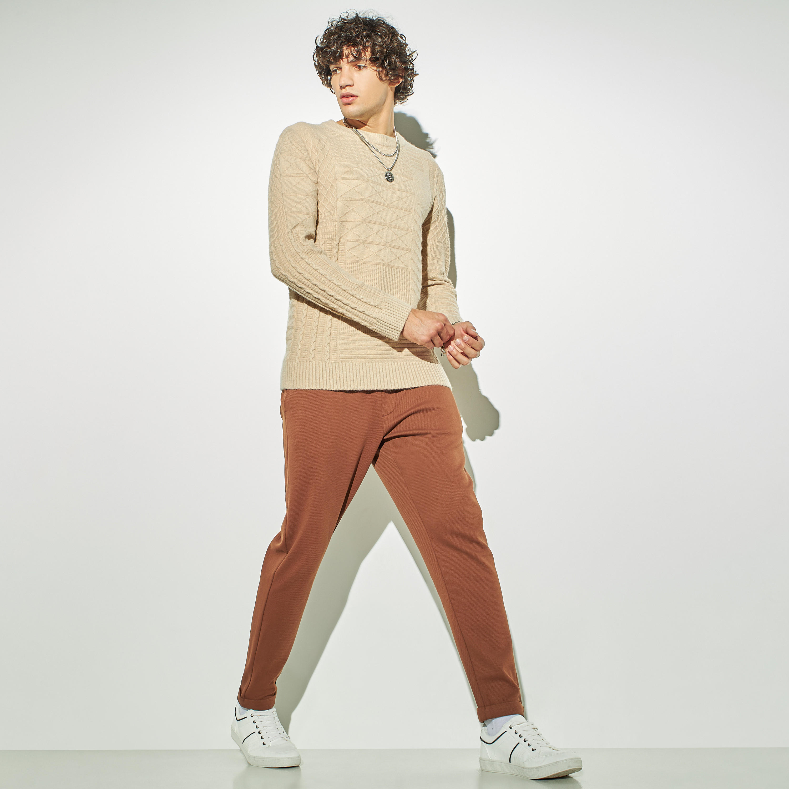 كنزة بارزة الملمس بياقة ضيقة-men-clothing-sweatersandpullovers-image-3