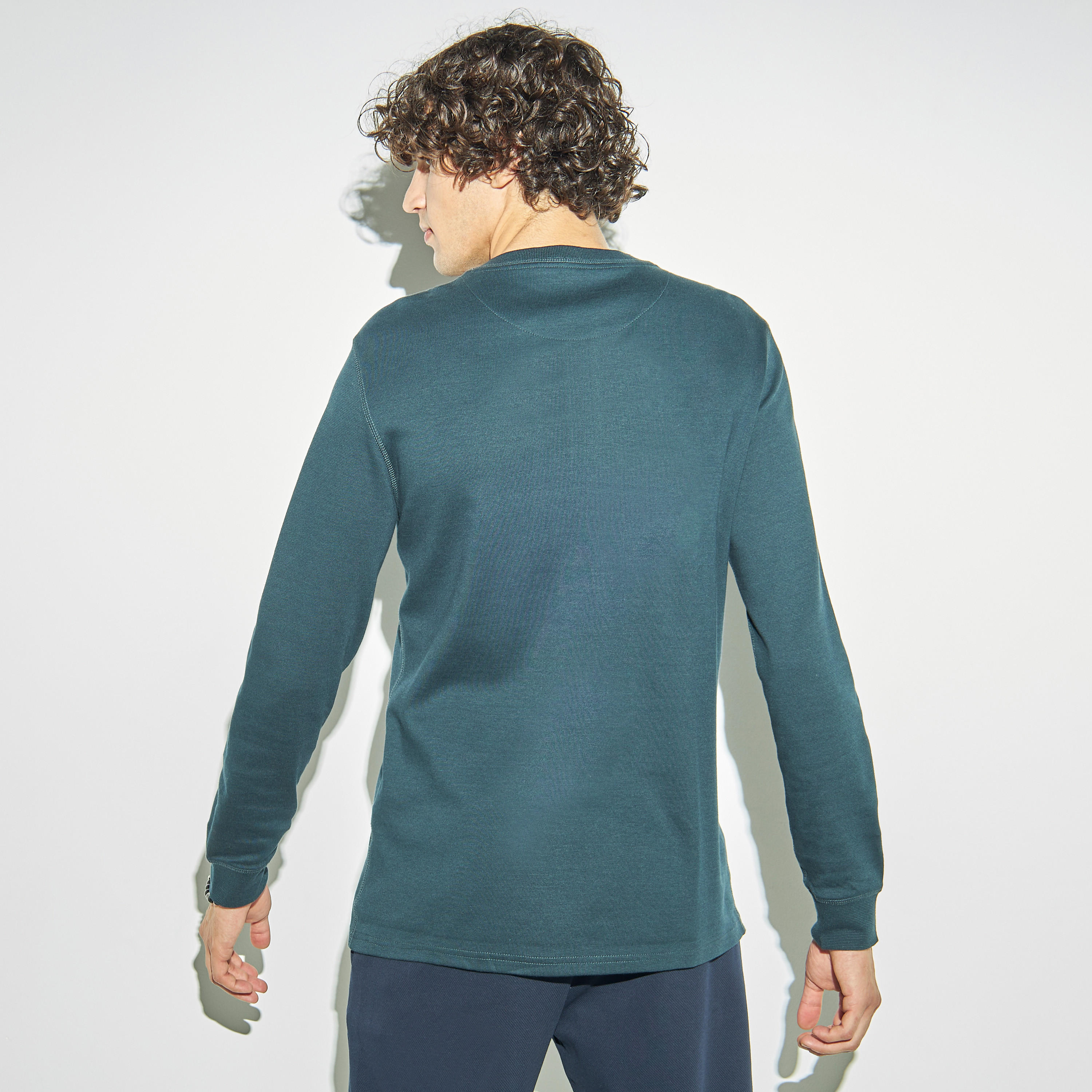 سويت شيرت بأكمام طويلة وياقة هينلي-men-winterwear-hoodiesandsweatshirts-image-3