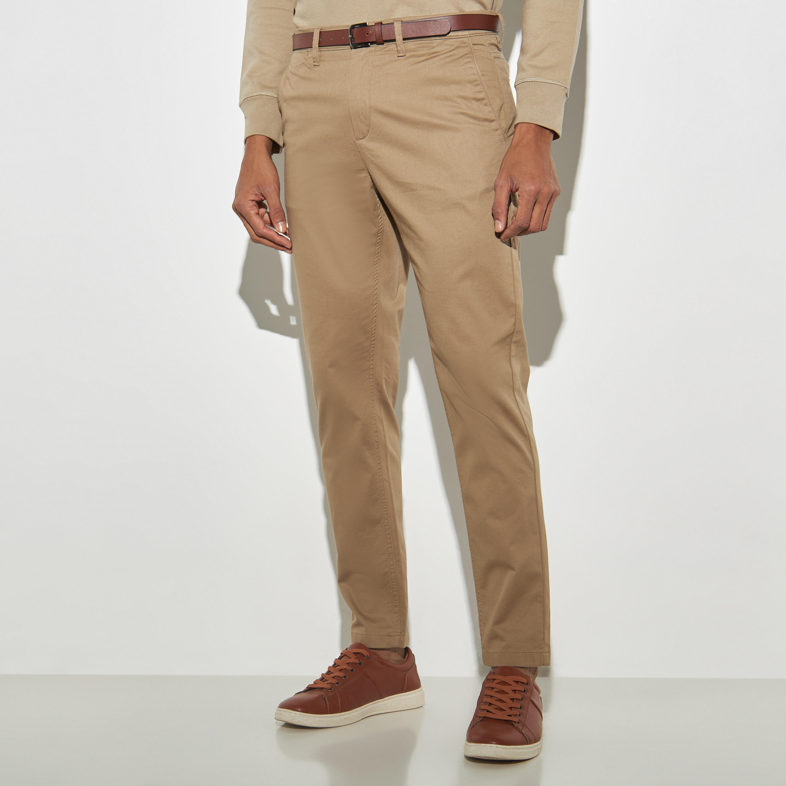 بنطلون شينو سادة بقصة عادية-men-clothing-bottoms-trousersandchinos-trousers-image-4