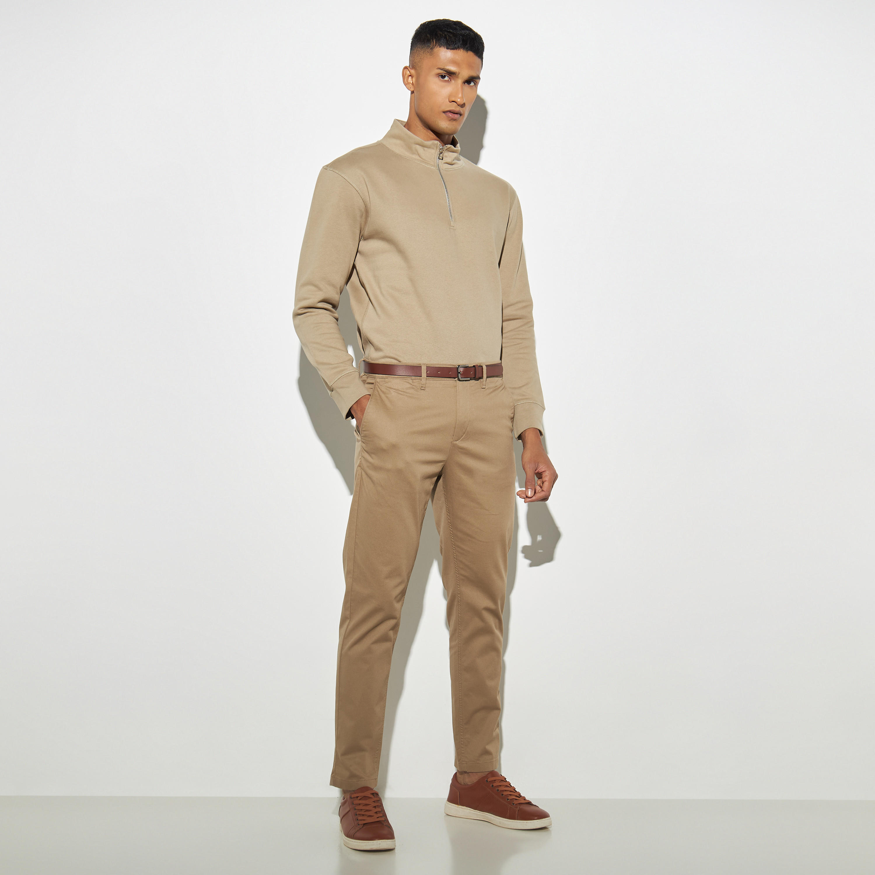 بنطلون شينو سادة بقصة عادية-men-clothing-bottoms-trousersandchinos-trousers-image-3