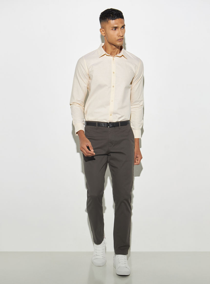 بنطلون شينو بقصة عادية وجيوب وحزام-men-clothing-bottoms-trousersandchinos-chinos-image-2