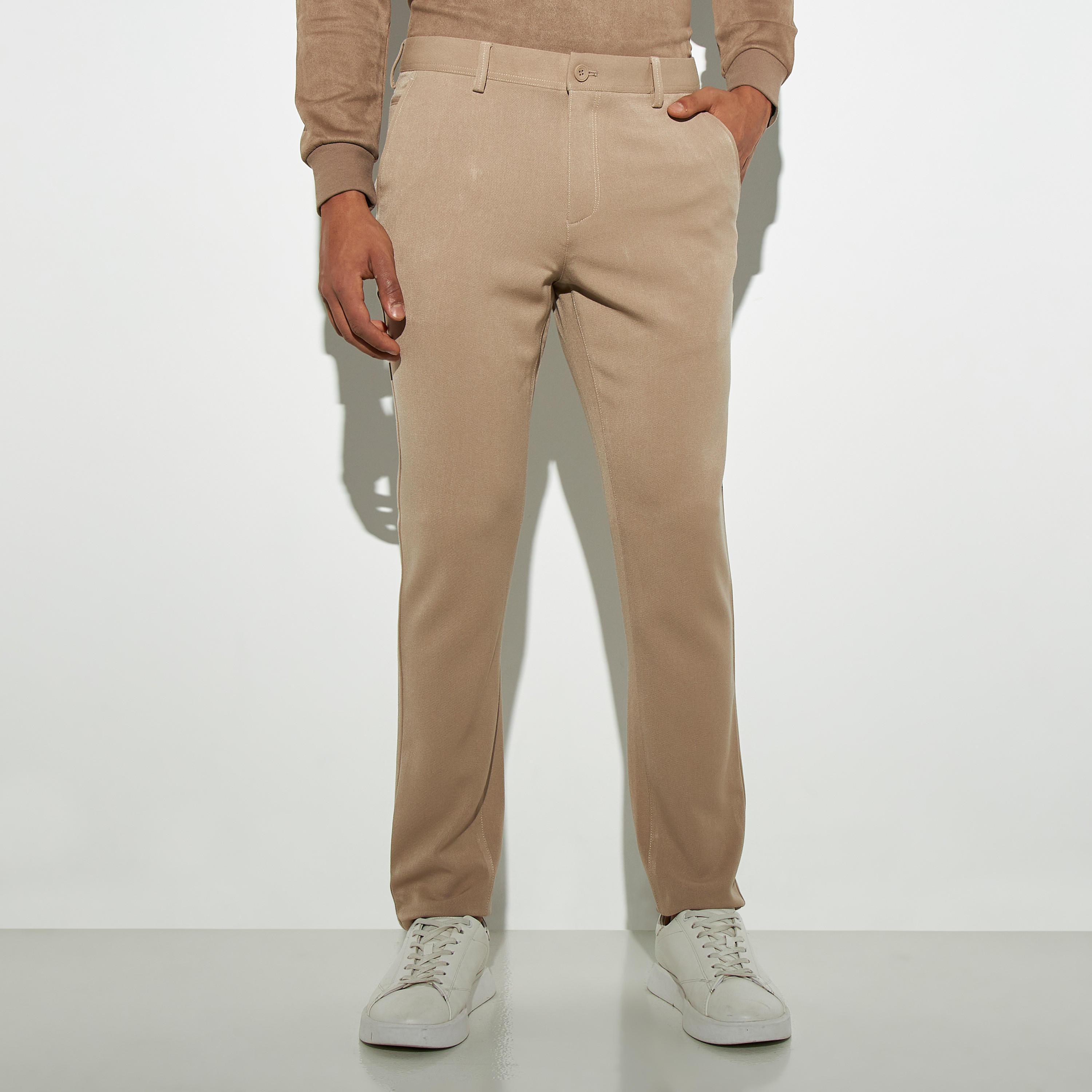 بنطلون بقصة مريحة وجيوب-men-clothing-bottoms-trousersandchinos-trousers-image-1