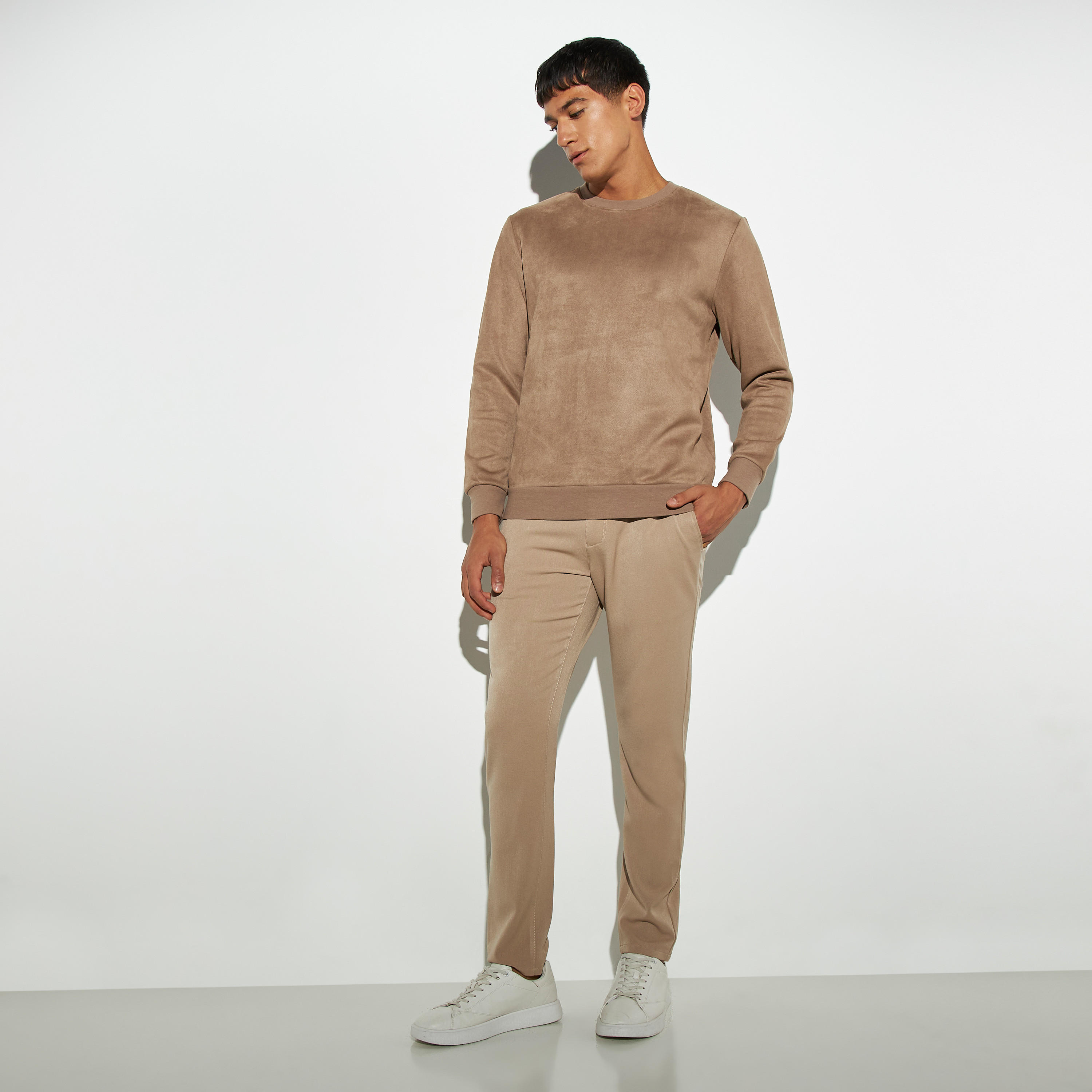 بنطلون بقصة مريحة وجيوب-men-clothing-bottoms-trousersandchinos-trousers-image-2