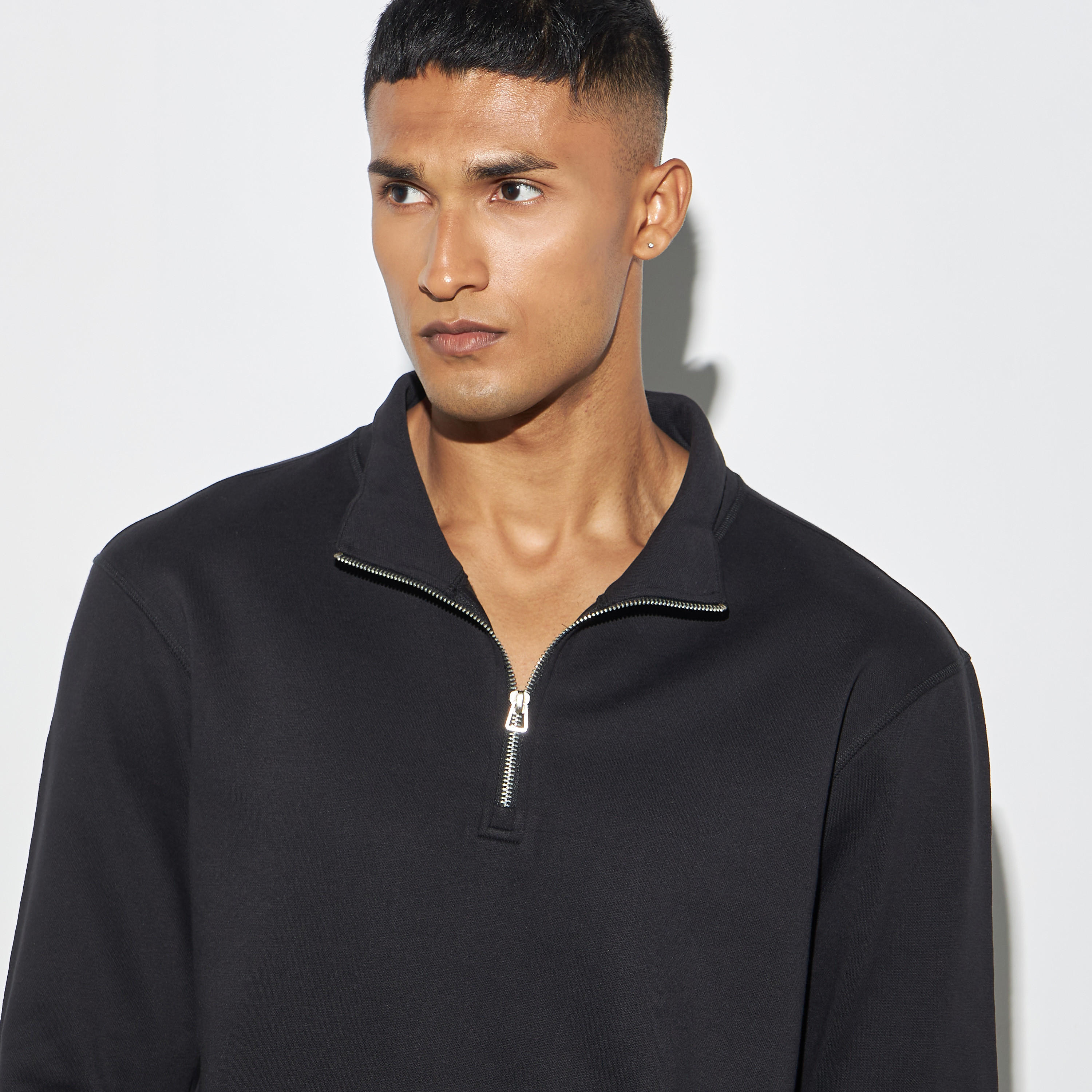 سويت شيرت بأكمام طويلة وسحّاب إغلاق-men-winterwear-hoodiesandsweatshirts-image-1