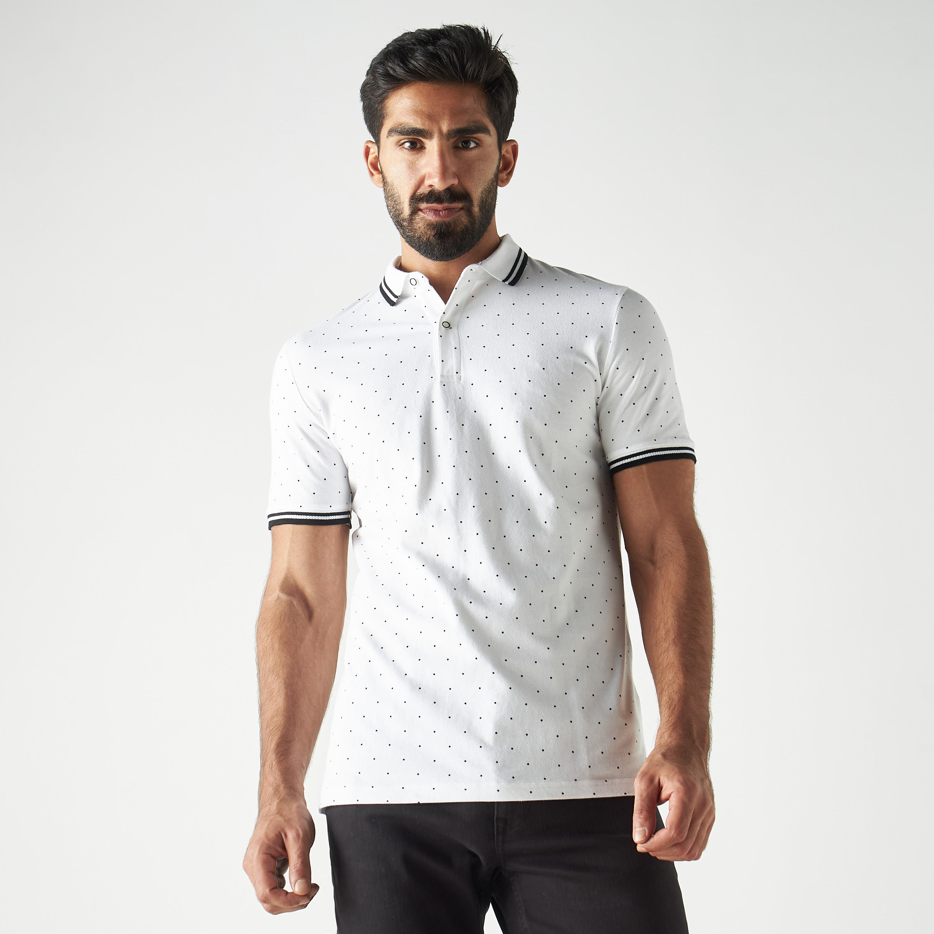 تيشيرت بولو بأكمام قصيرة وطبعات منقّطة-men-clothing-tshirtsandpolos-polos-image-4