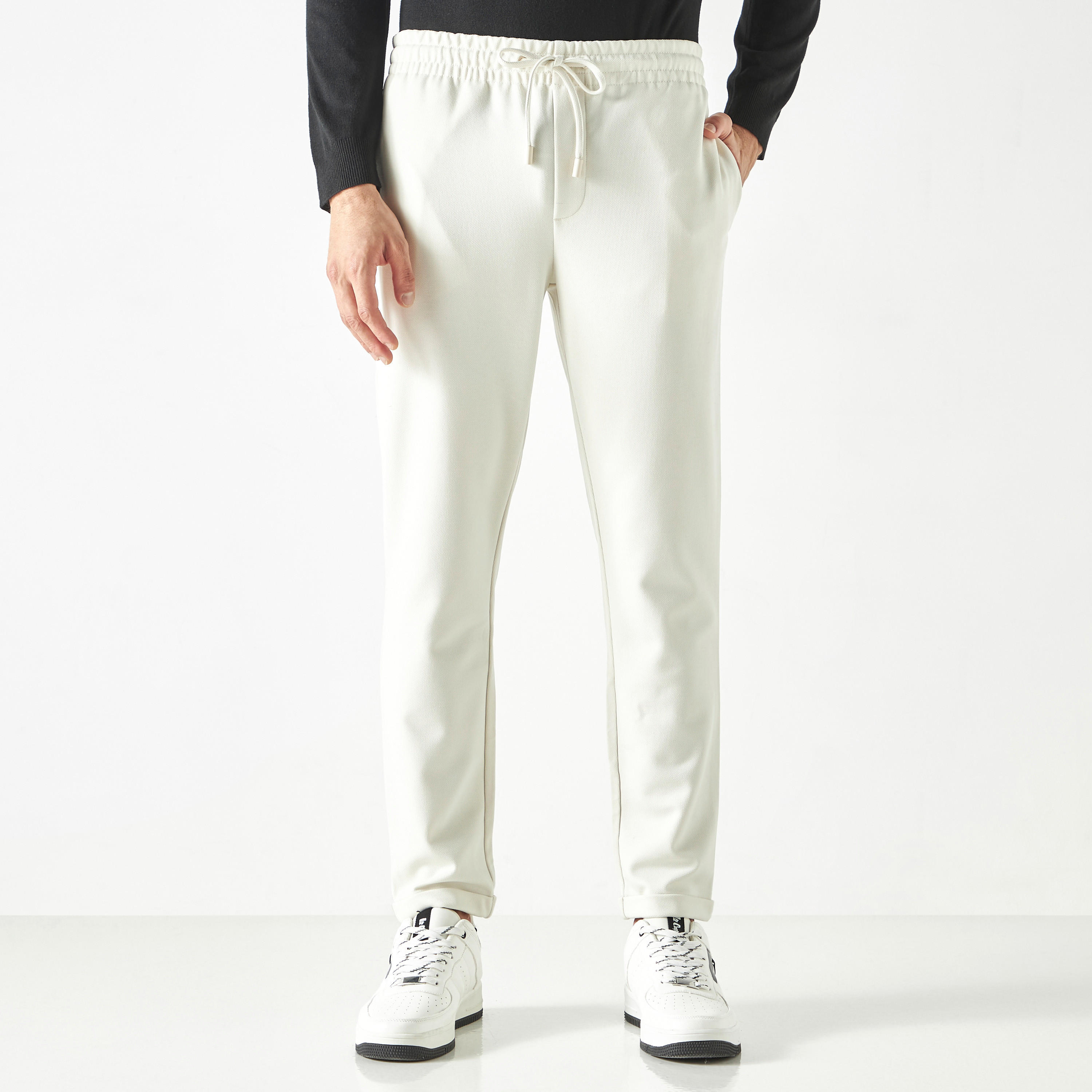 بنطلون بيكيه بارز الملمس برباط إغلاق وجيوب-men-clothing-bottoms-trousersandchinos-trousers-image-4
