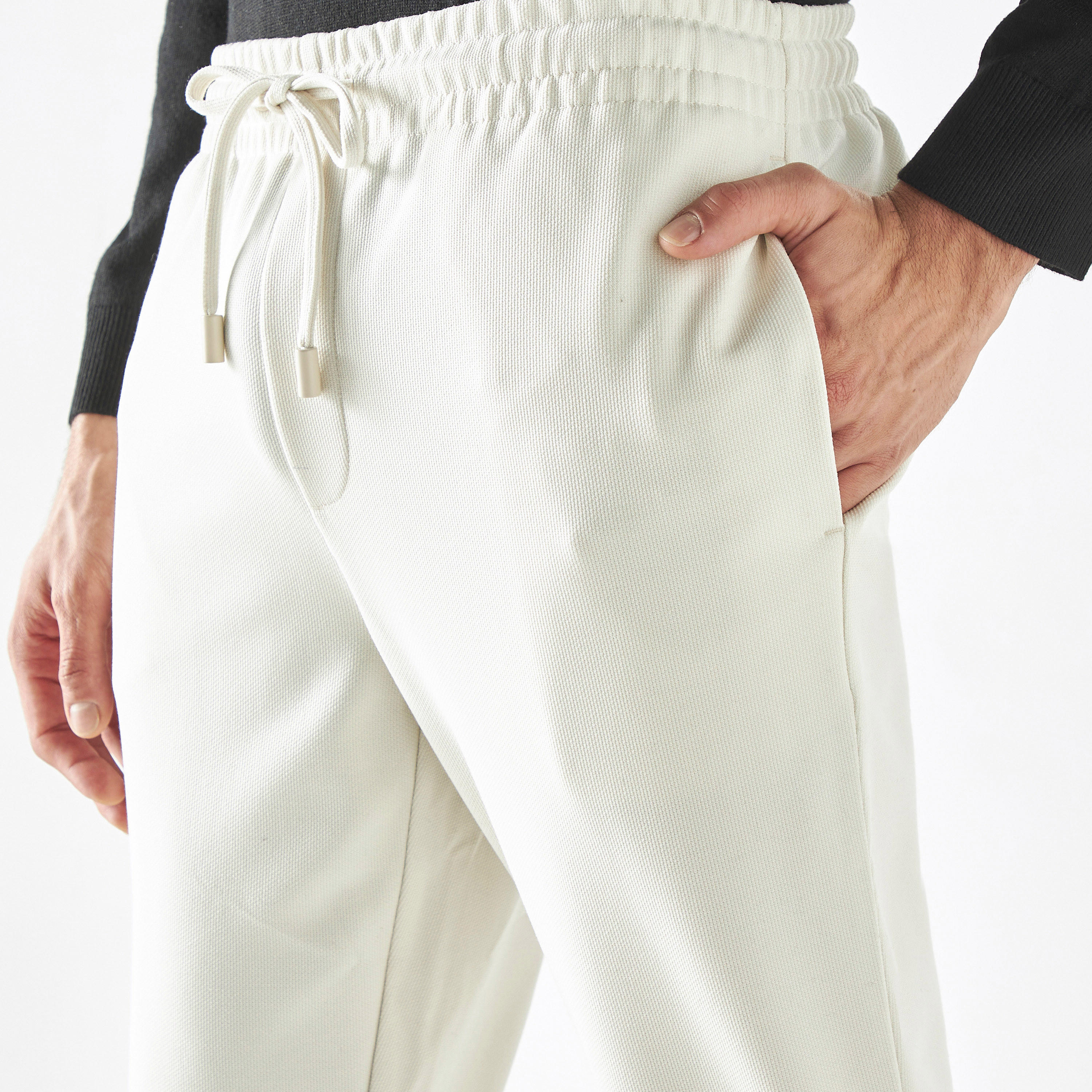 بنطلون بيكيه بارز الملمس برباط إغلاق وجيوب-men-clothing-bottoms-trousersandchinos-trousers-image-1