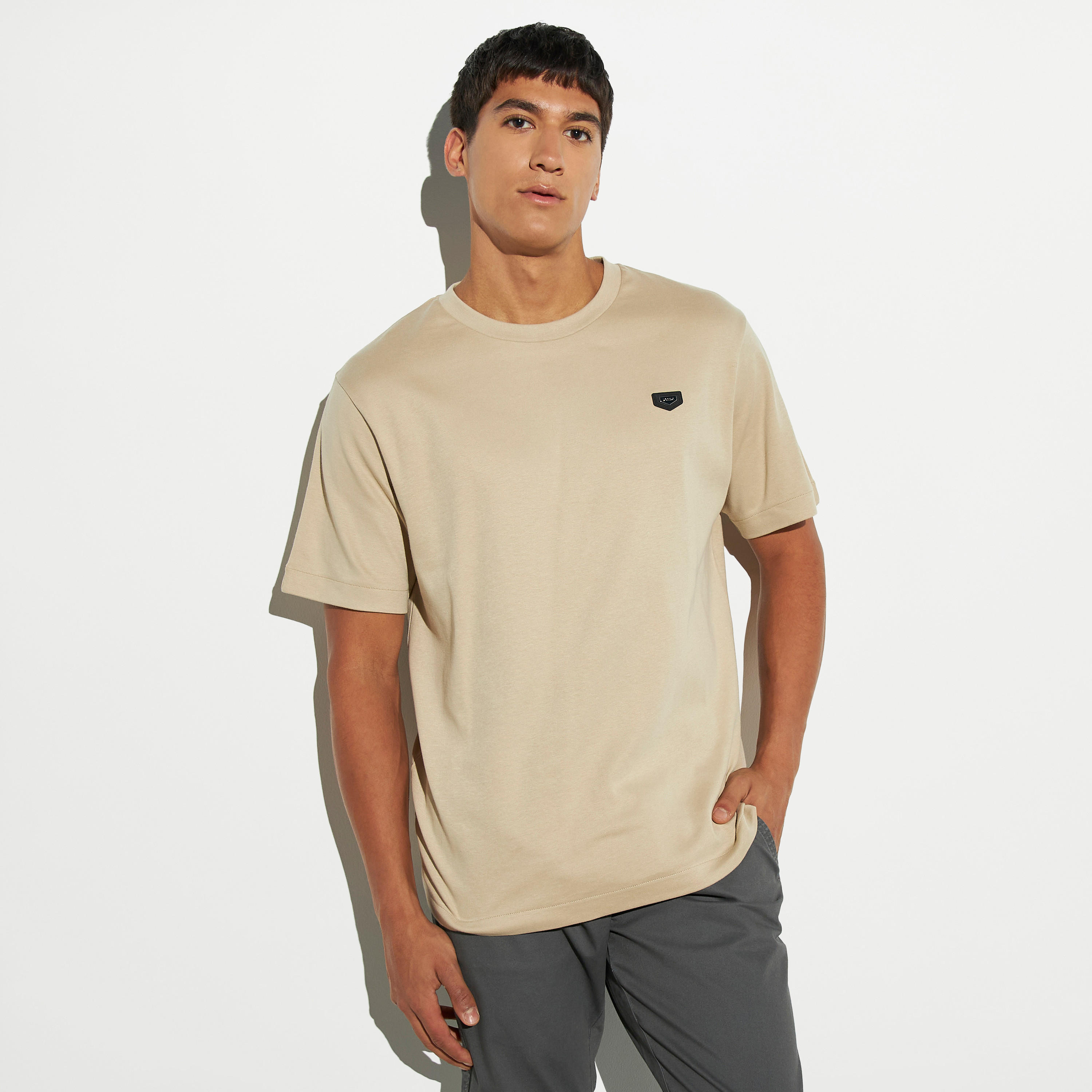 تيشيرت مقاس واسع بياقة ضيقة وأكمام قصيرة من آيكونيك-men-clothing-tshirtsandpolos-tshirts-image-1