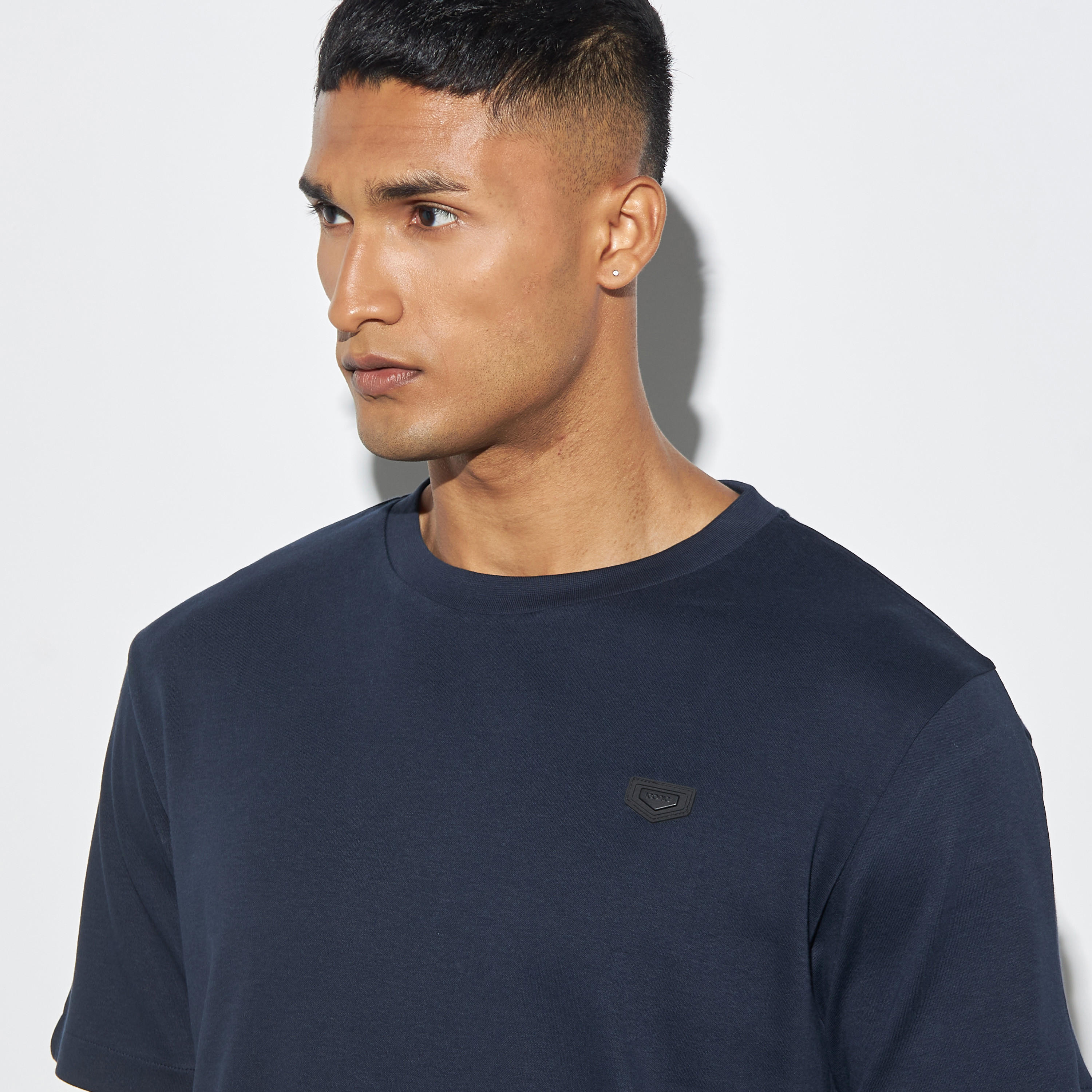 Iconic Solid Crew Neck T-shirt with Short Sleeves-men-clothing-tshirtsandpolos-tshirts-image-4