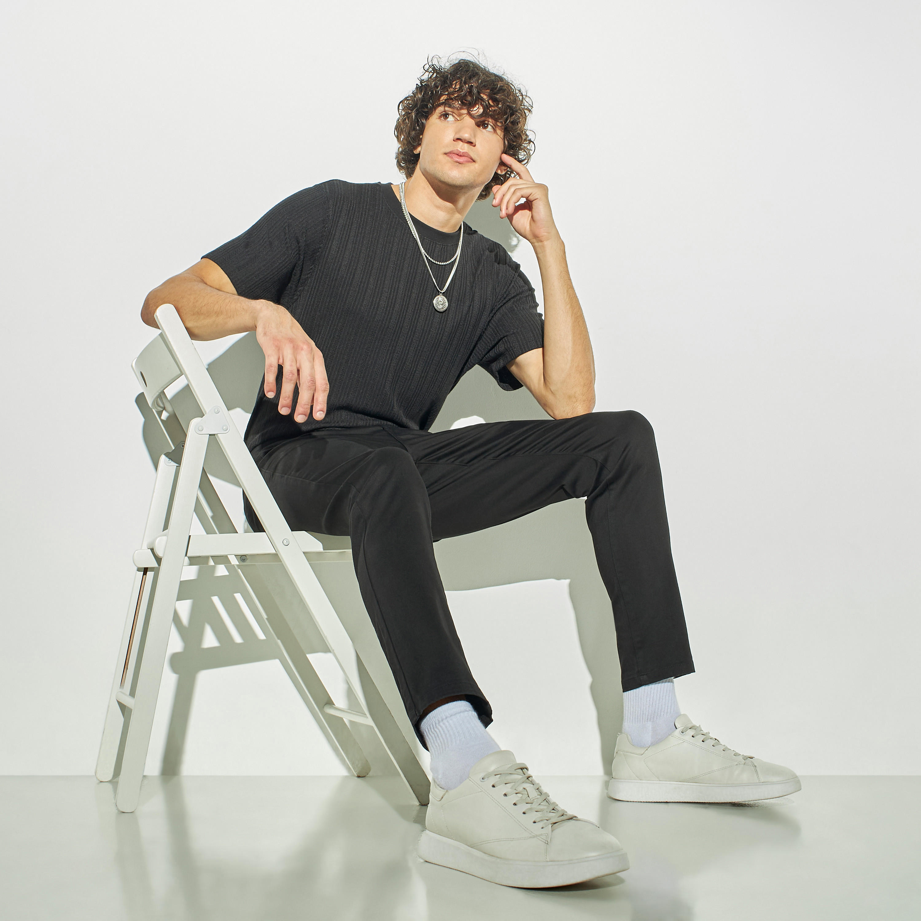 تيشيرت بارز الملمس بياقة ضيّقة وأكمام قصيرة من آيكونيك-men-clothing-tshirtsandpolos-tshirts-image-2