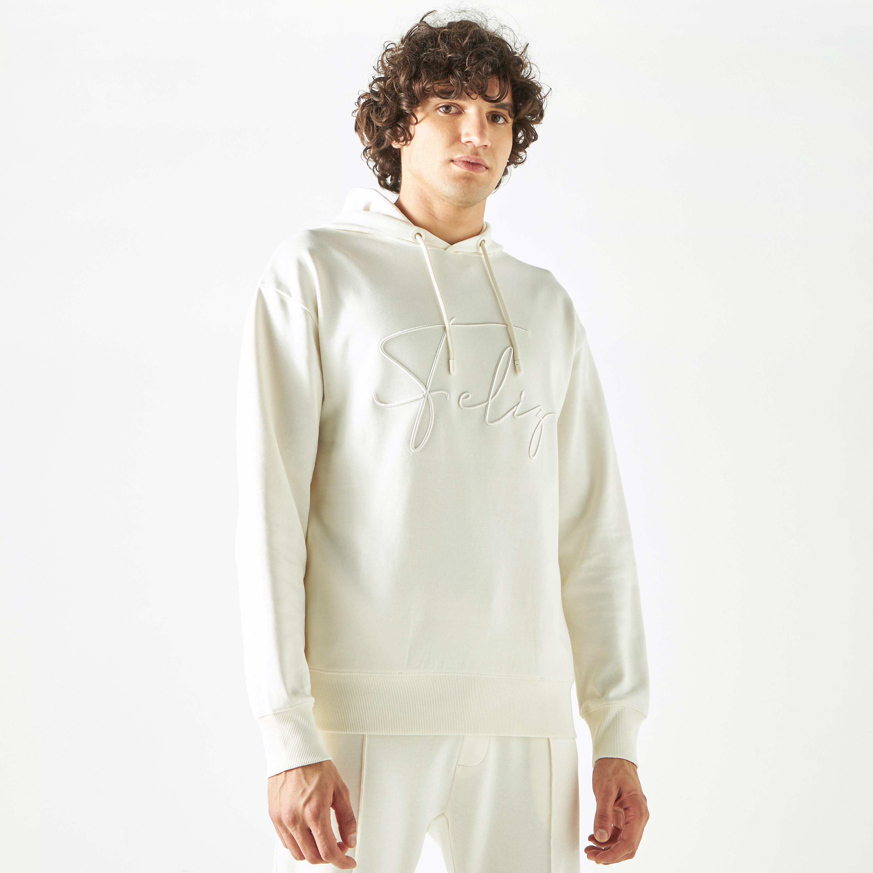 هودي مطرّز بأكمام طويلة من آيكونيك-men-winterwear-hoodiesandsweatshirts-image-1