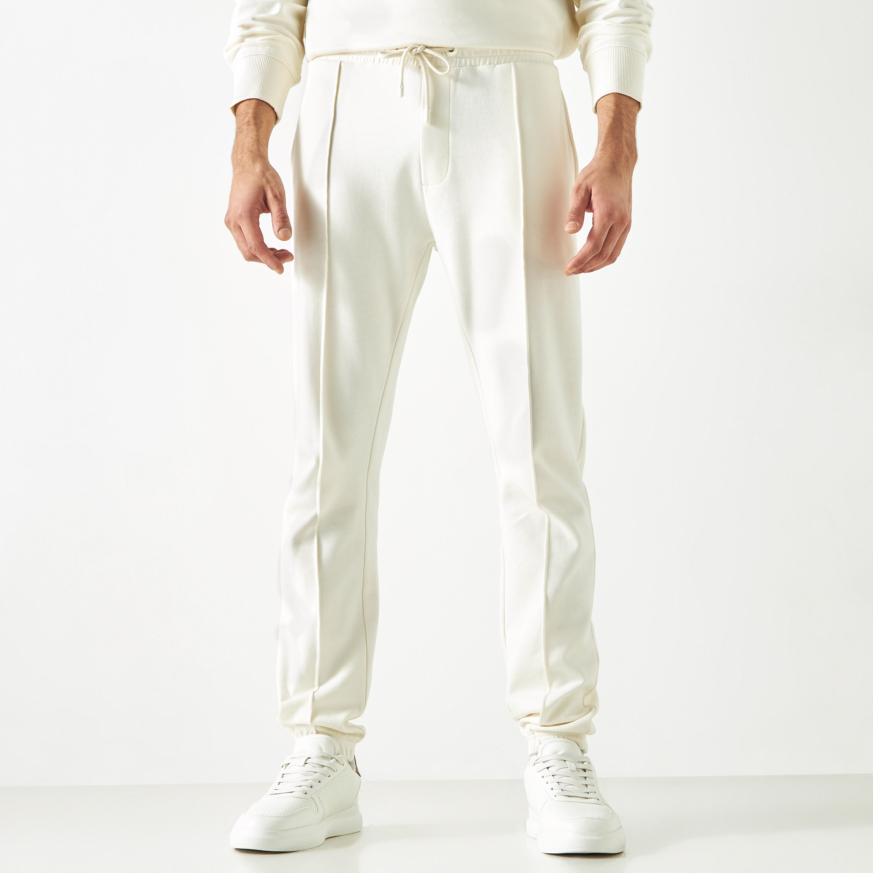 بنطلون رياضي سادة برباط إغلاق وجيوب من آيكونيك-men-clothing-bottoms-joggers-image-4