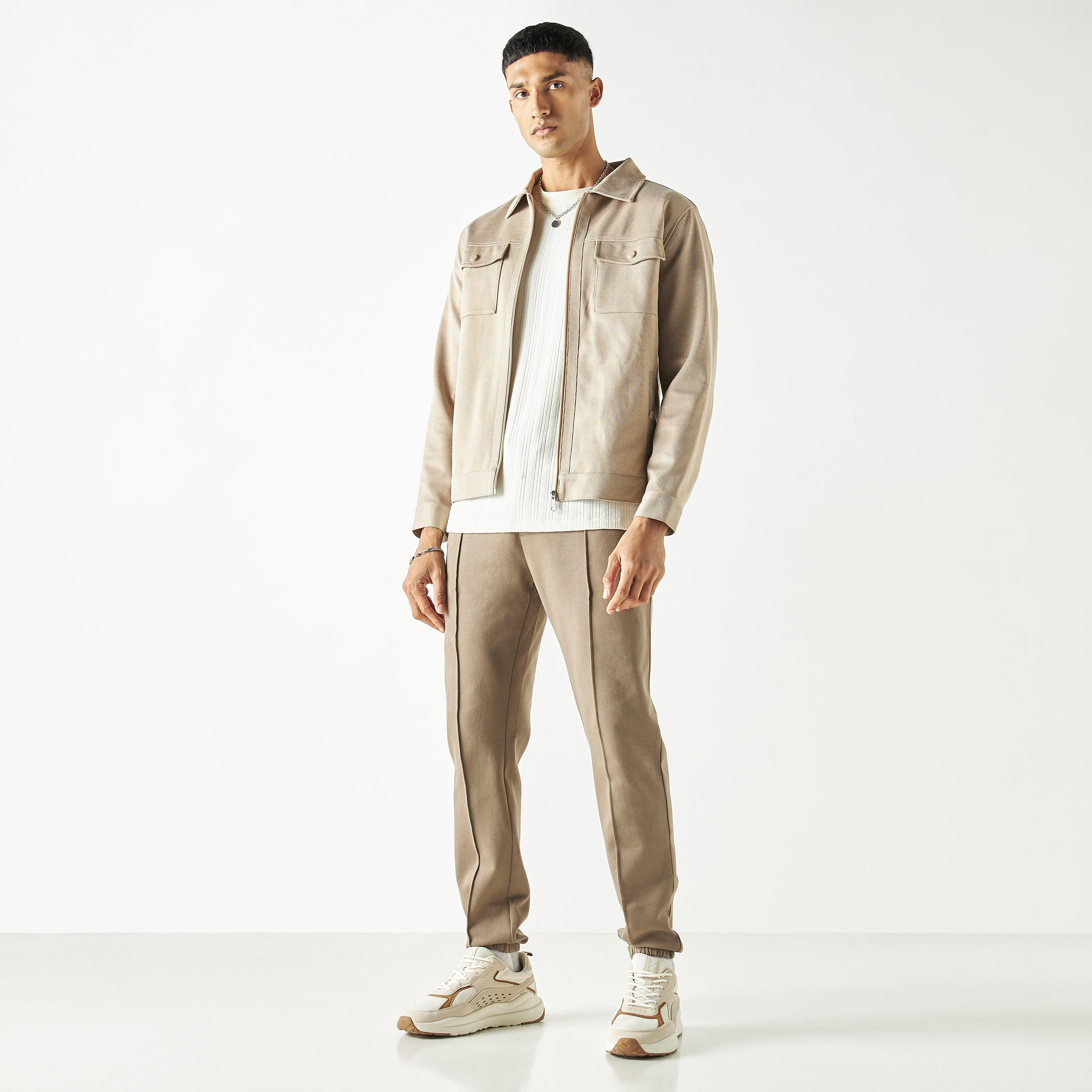 جاكيت بارز الملمس بجيوب وسحاب من آيكونيك-men-clothing-jacketsandblazers-jackets-image-4