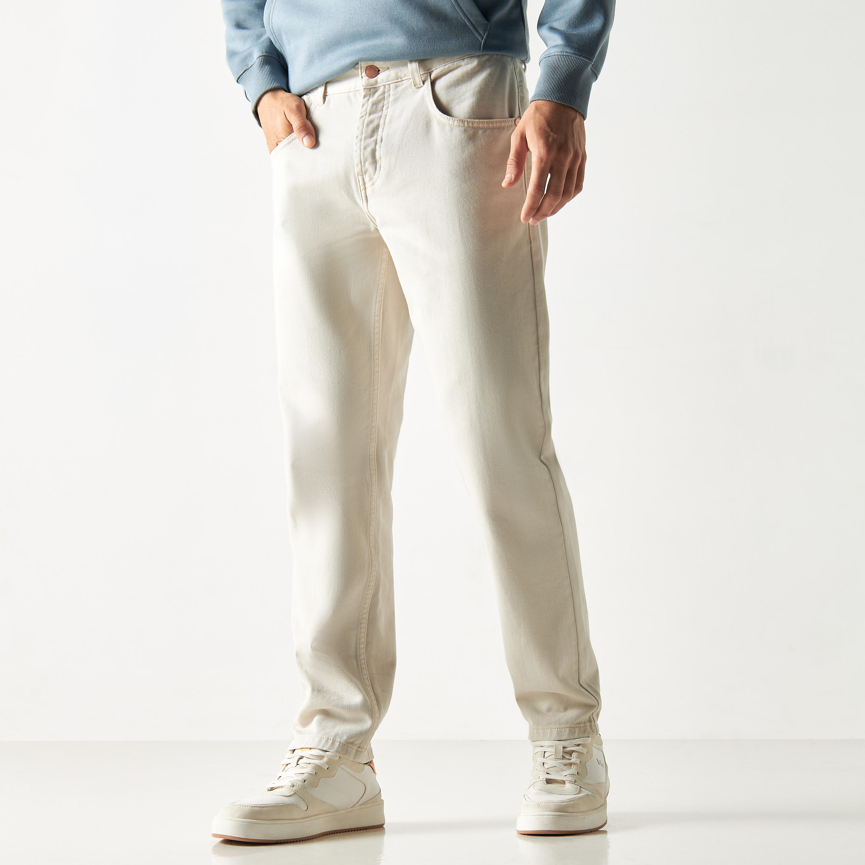 بنطلون جينز بقصّة مستقيمة من آيكونك-men-clothing-bottoms-jeans-image-1