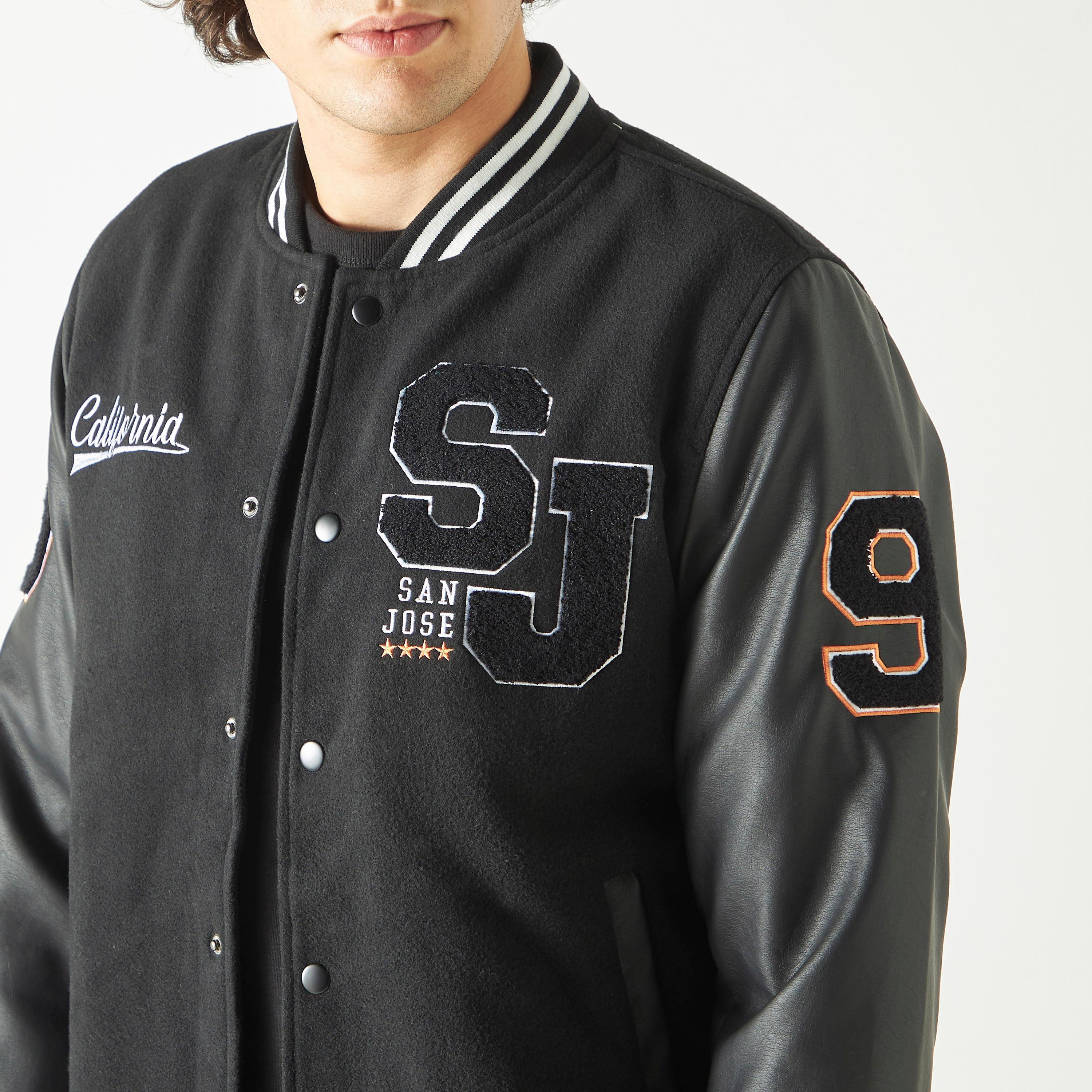 جاكيت مطرّز بأكمام طويلة وأزرار إغلاق من آيكونيك-men-clothing-jacketsandblazers-jackets-image-4