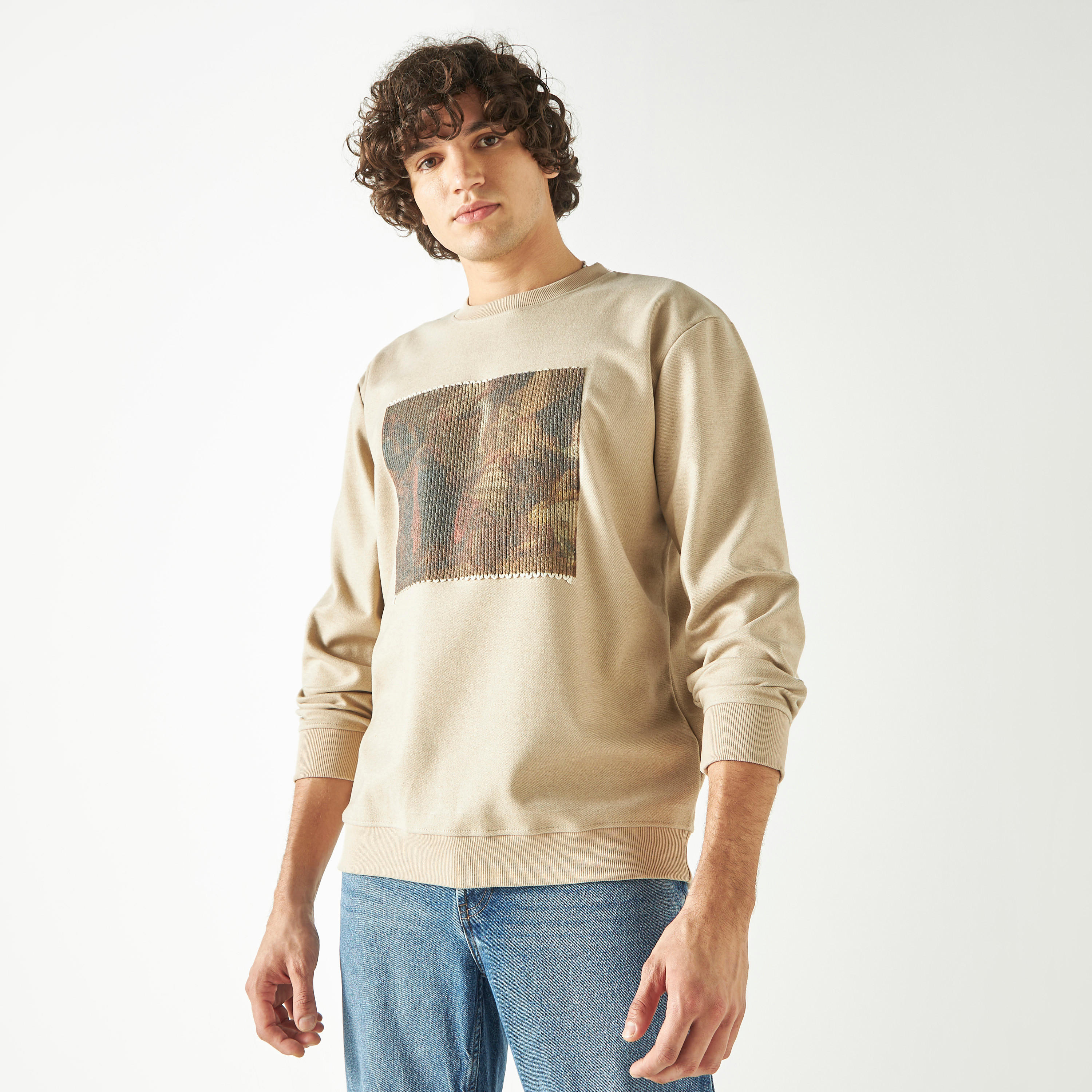 سويت شيرت بياقة ضيقة وأكمام طويلة وزخارف من آيكونيك-men-winterwear-hoodiesandsweatshirts-image-1