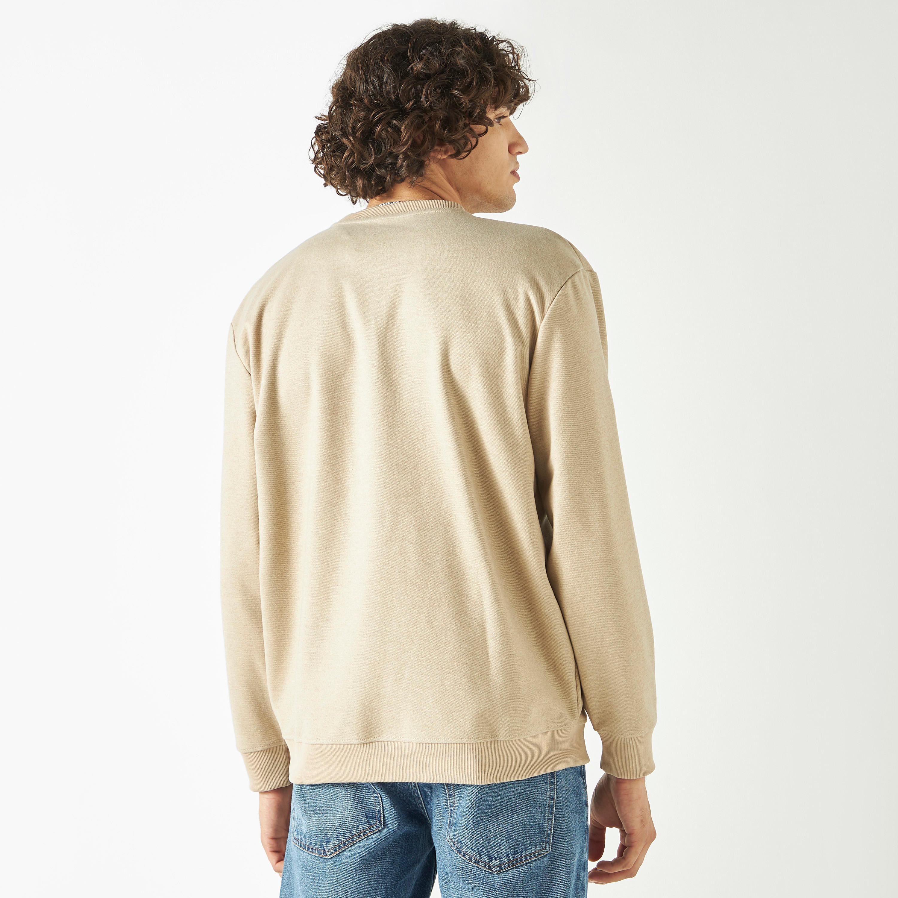 سويت شيرت بياقة ضيقة وأكمام طويلة وزخارف من آيكونيك-men-winterwear-hoodiesandsweatshirts-image-3