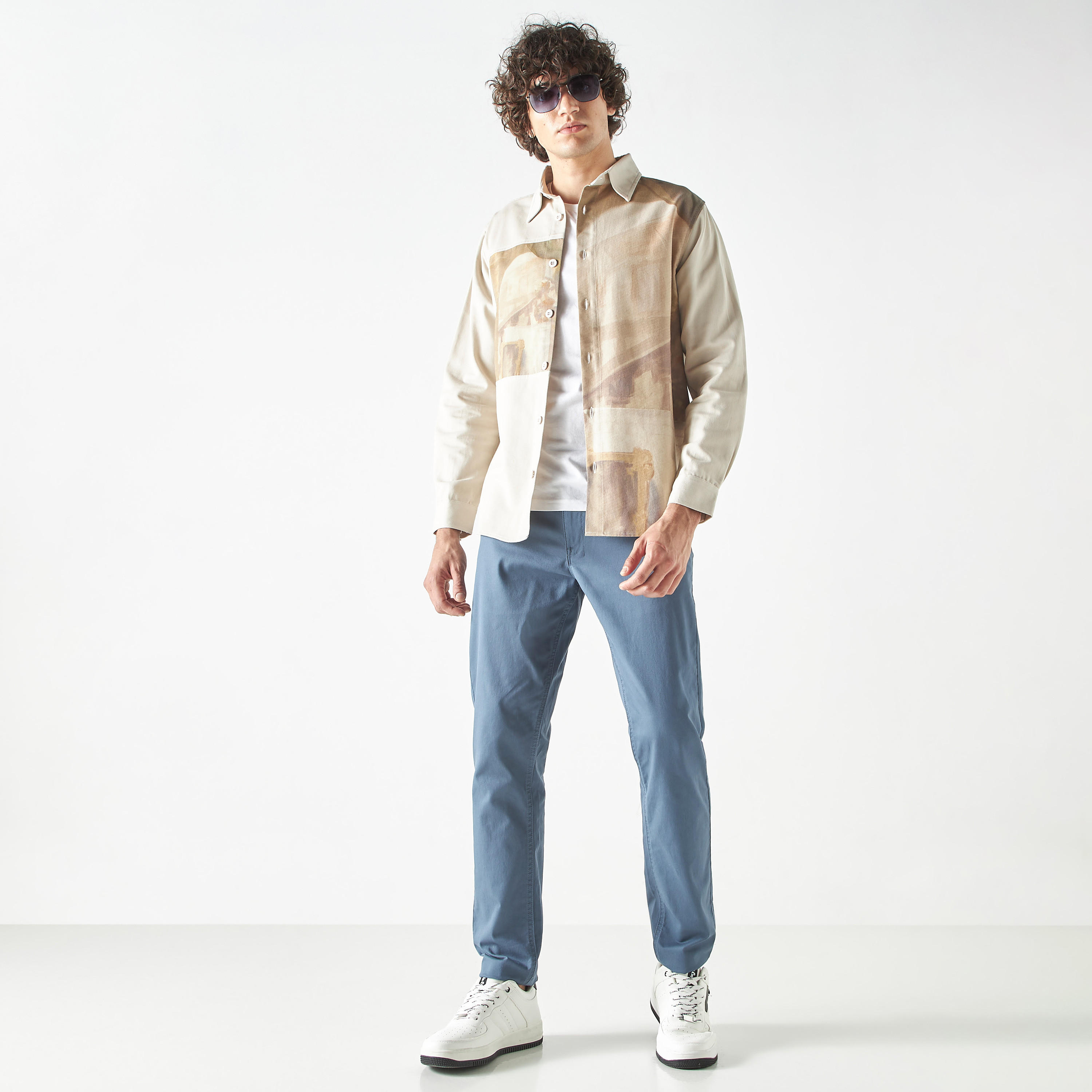 سويت شيرت بأكمام طويلة وطبعات جرافيك من آيكونيك-men-clothing-shirts-image-2