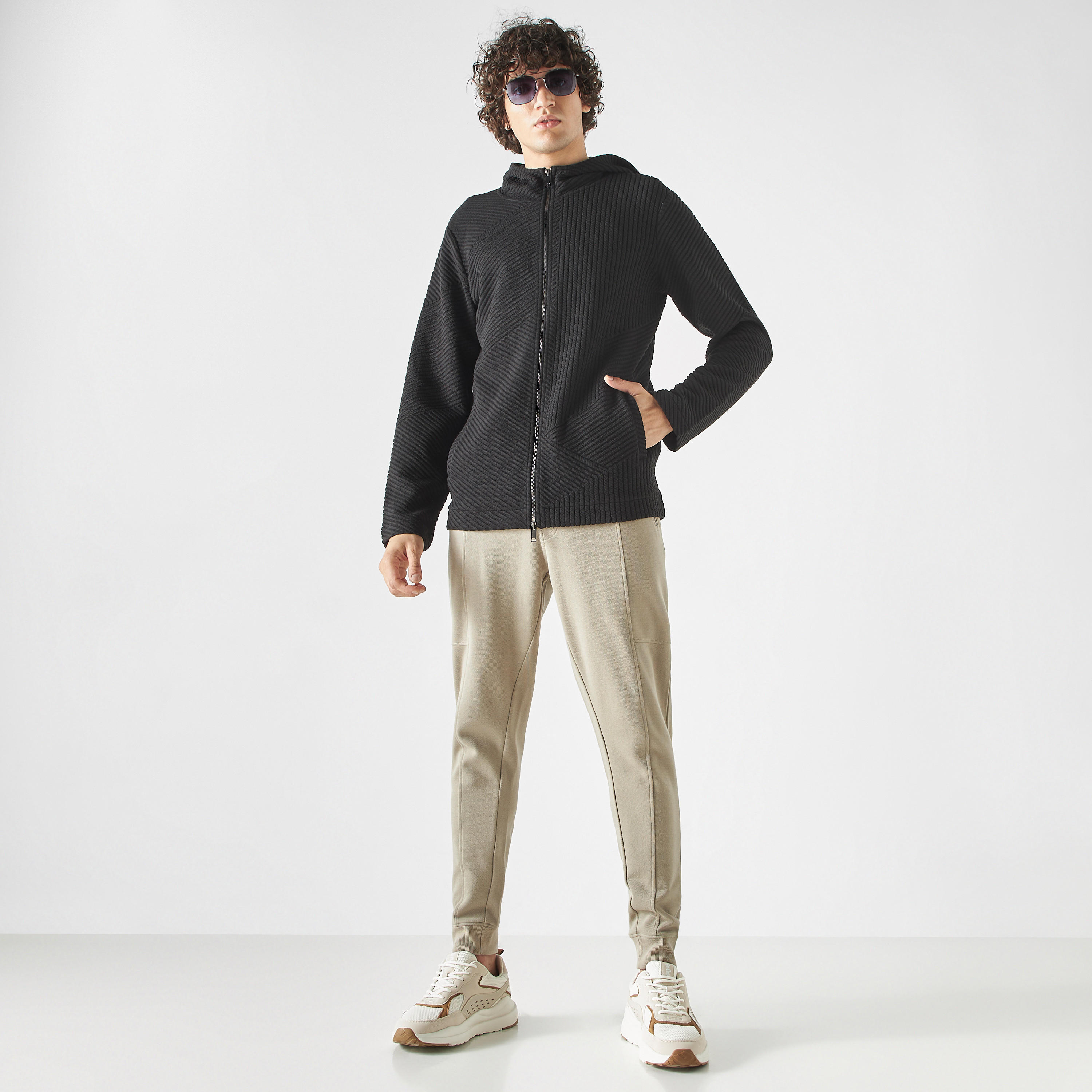 هودي بارز الملمس بسحّاب وأكمام طويلة من آيكونيك-men-winterwear-hoodiesandsweatshirts-image-2