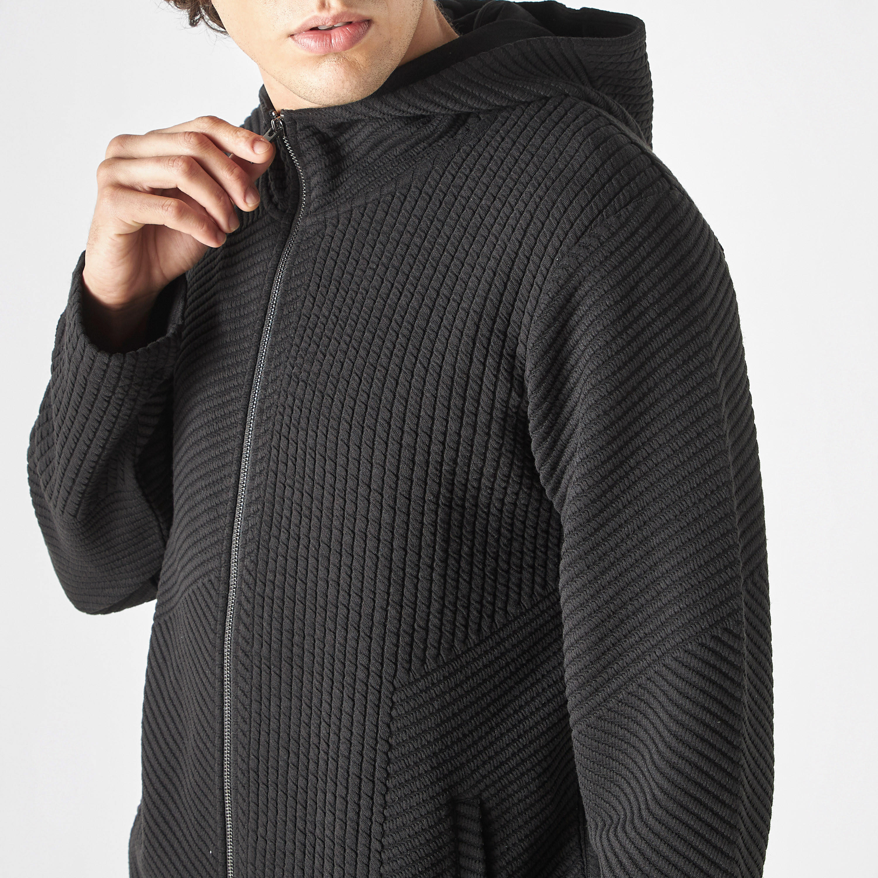 هودي بارز الملمس بسحّاب وأكمام طويلة من آيكونيك-men-winterwear-hoodiesandsweatshirts-image-4
