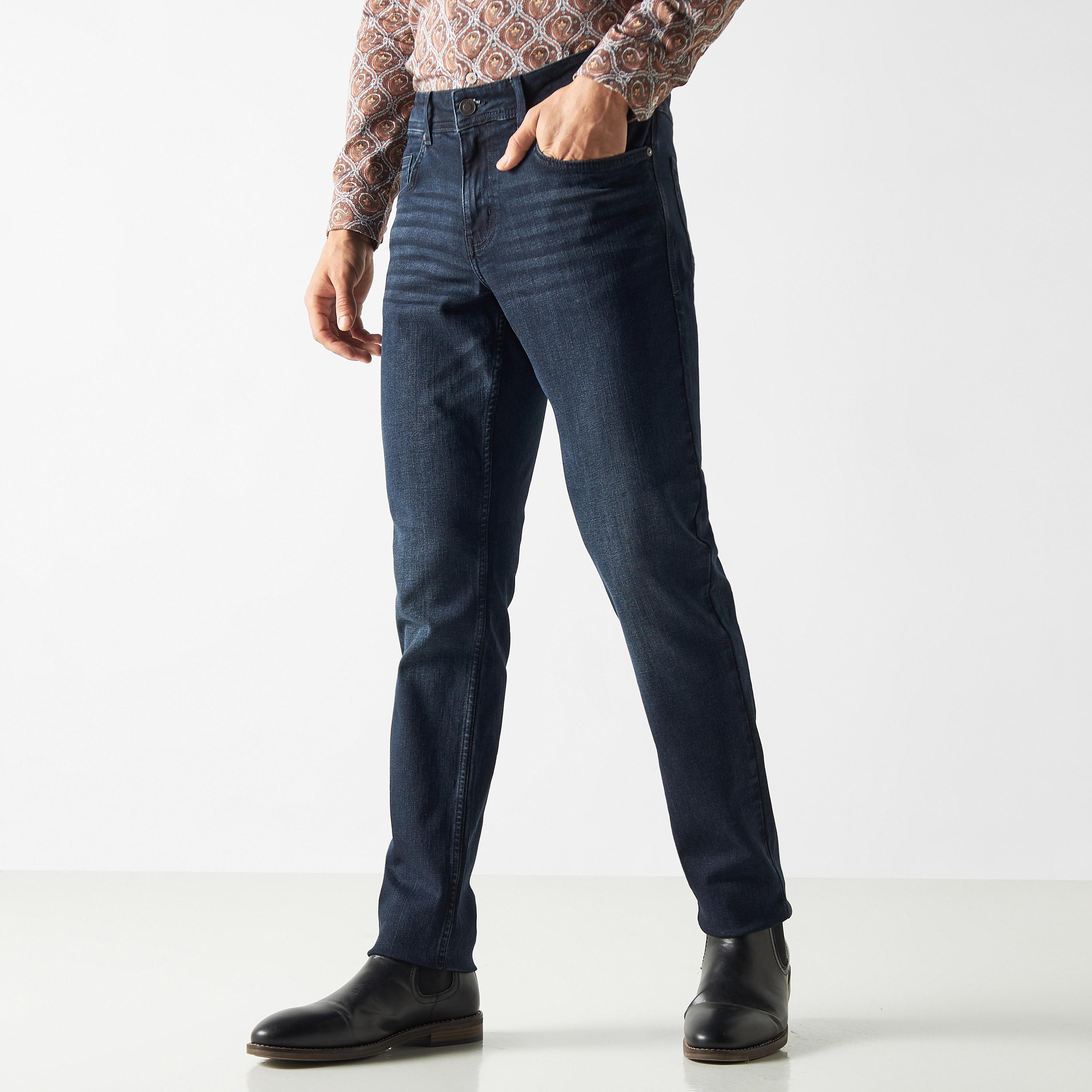 بنطال جينز بقصة ضيقة مع زر للإغلاق-men-clothing-bottoms-jeans-image-4