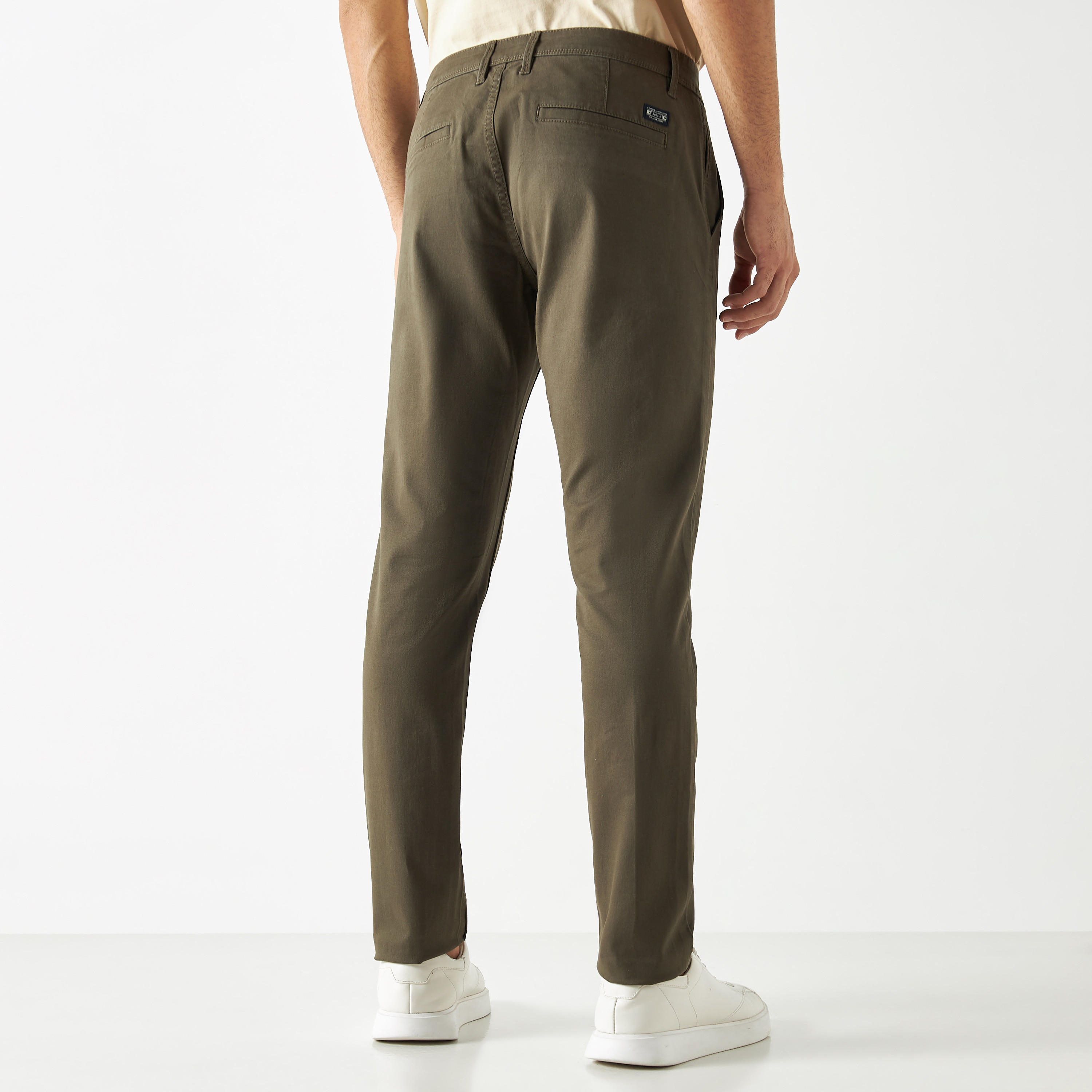 بنطلون شينو طويل بقصة عادية وجيوب-men-clothing-bottoms-trousersandchinos-chinos-image-3